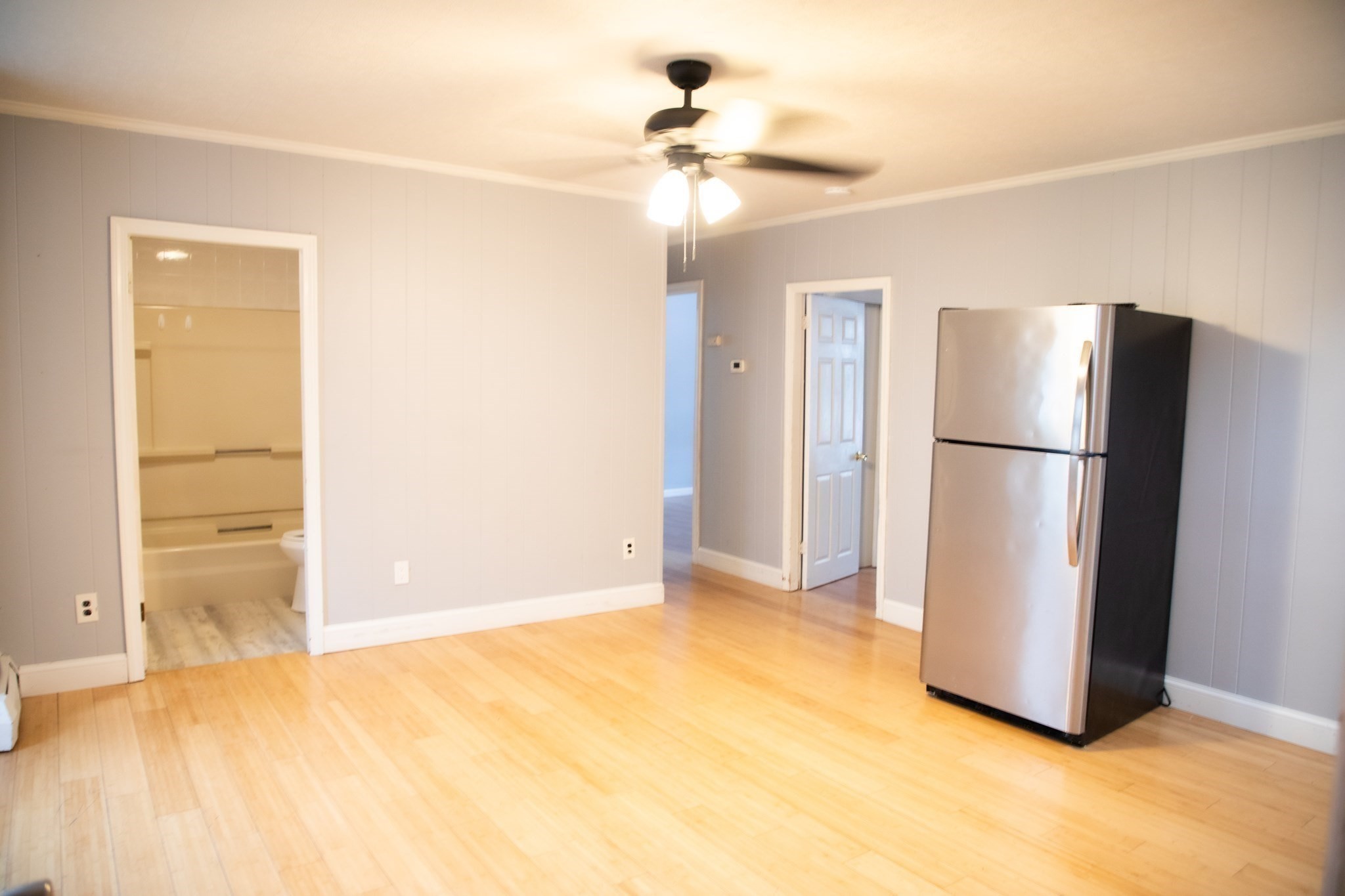 73 Wooley St Property Photo 4