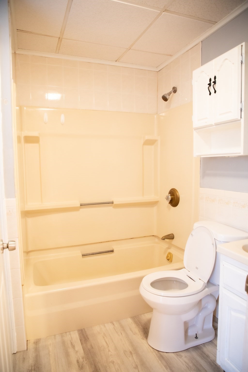 73 Wooley St Property Photo 6