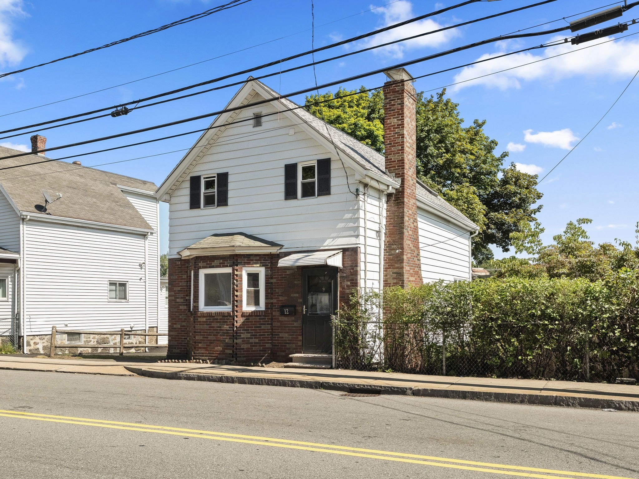 12 Boston St Property Photo 2