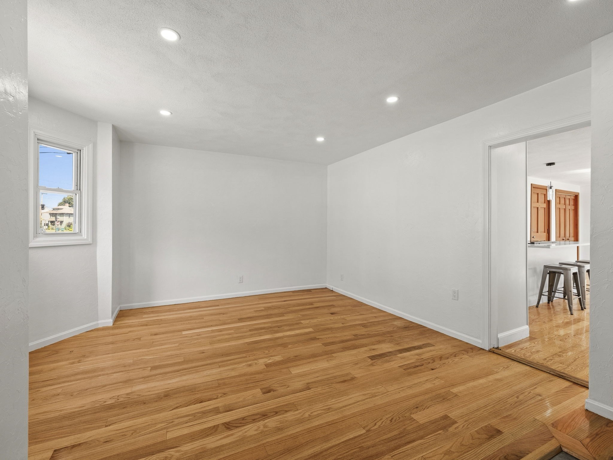 12 Boston St Property Photo 4