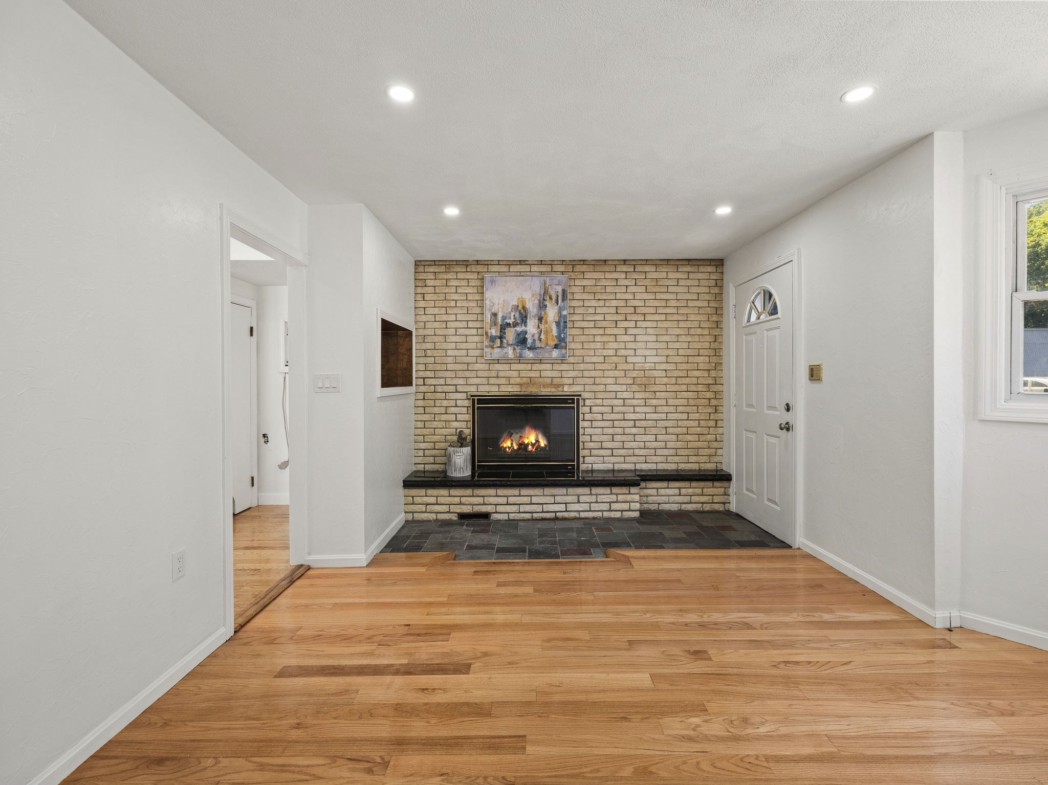 12 Boston St Property Photo 7