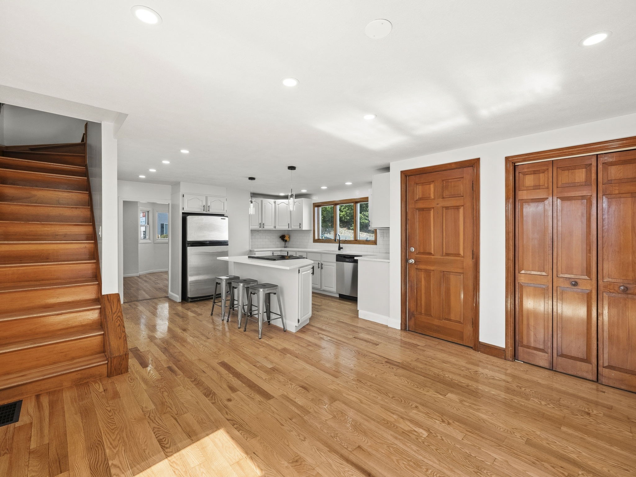 12 Boston St Property Photo 21
