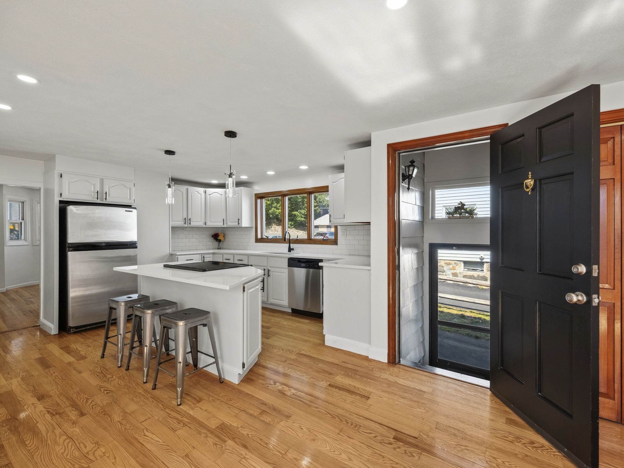 12 Boston St Property Photo 22