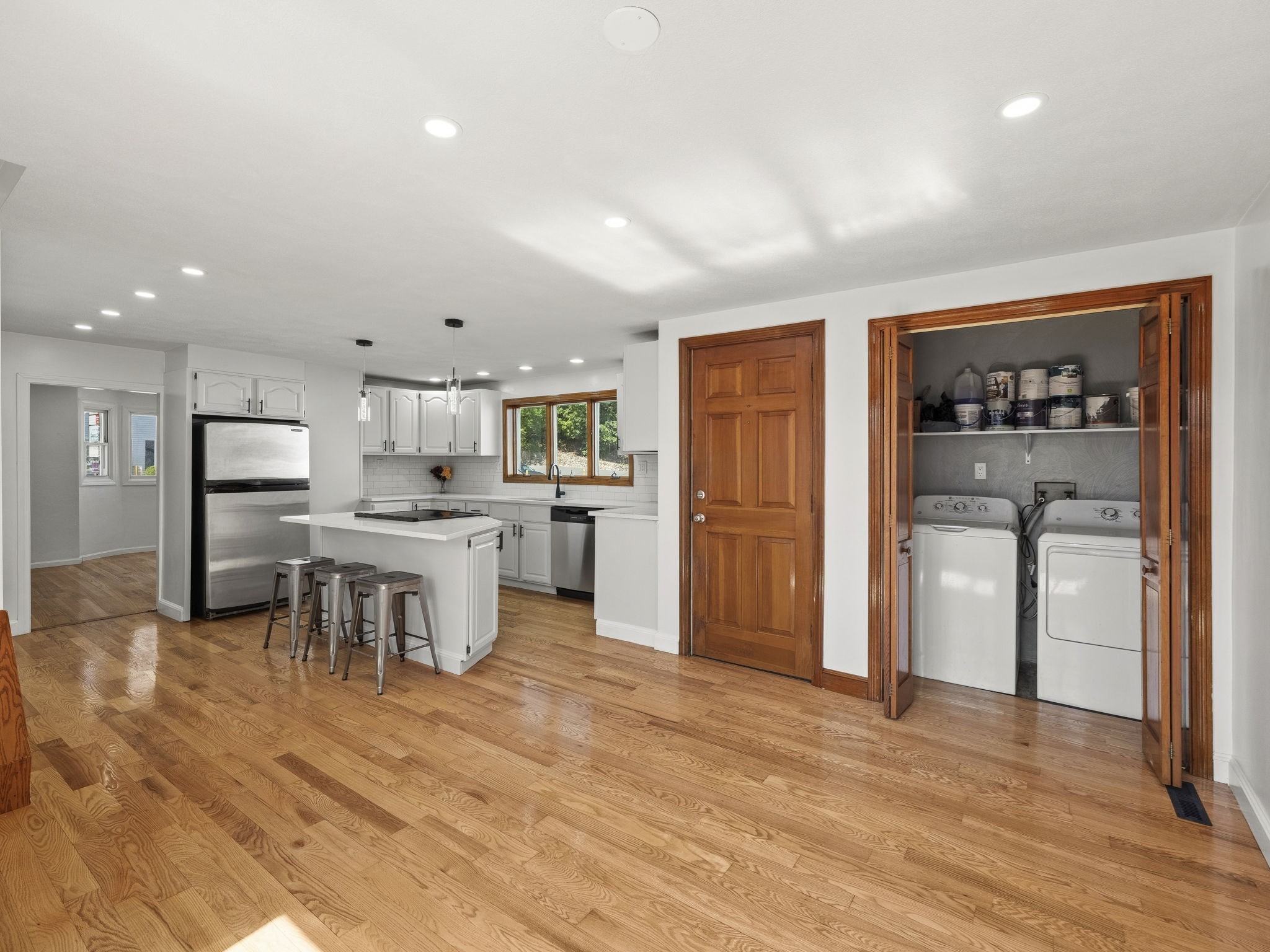 12 Boston St Property Photo 23