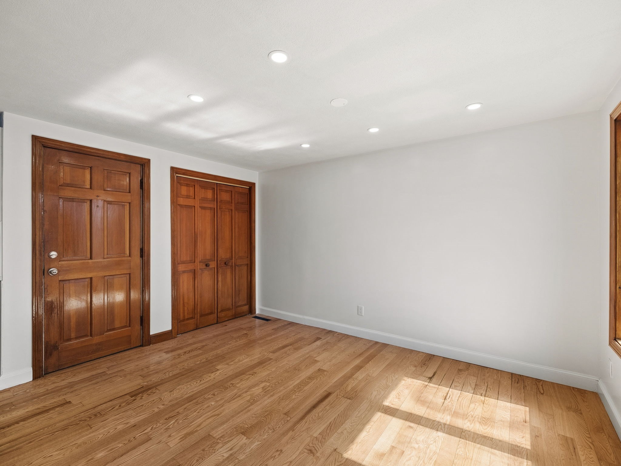 12 Boston St Property Photo 25