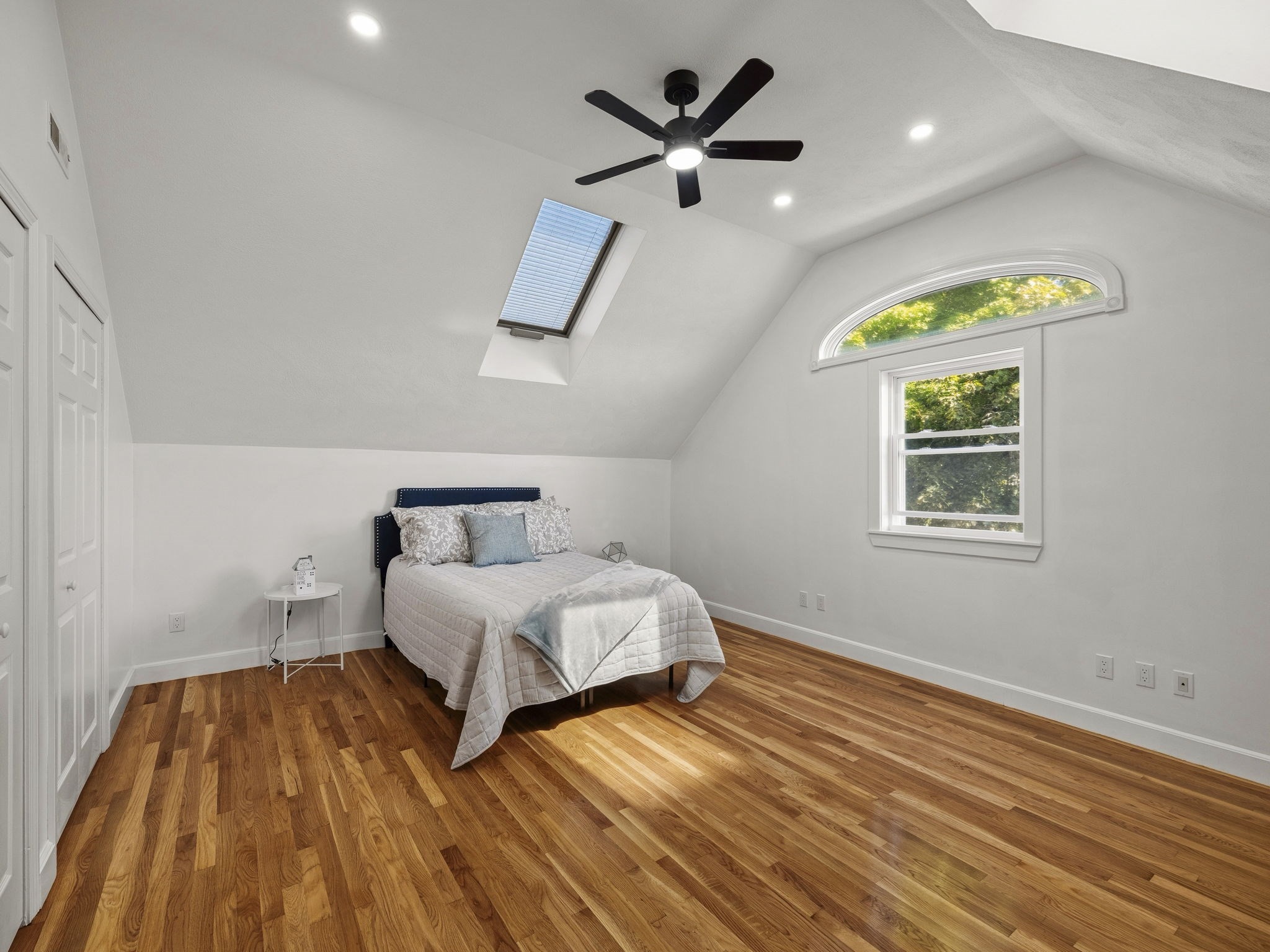 12 Boston St Property Photo 26
