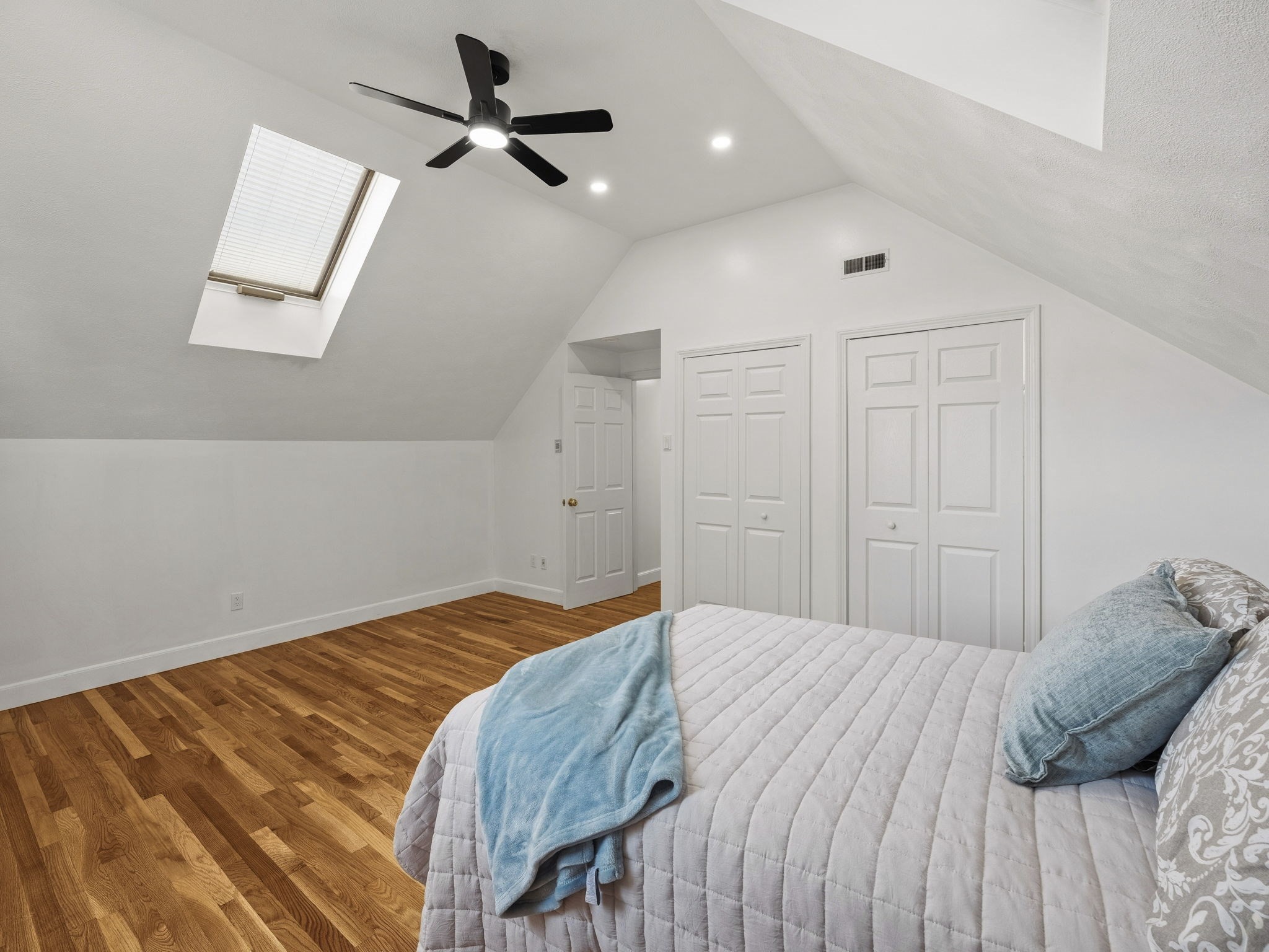 12 Boston St Property Photo 28