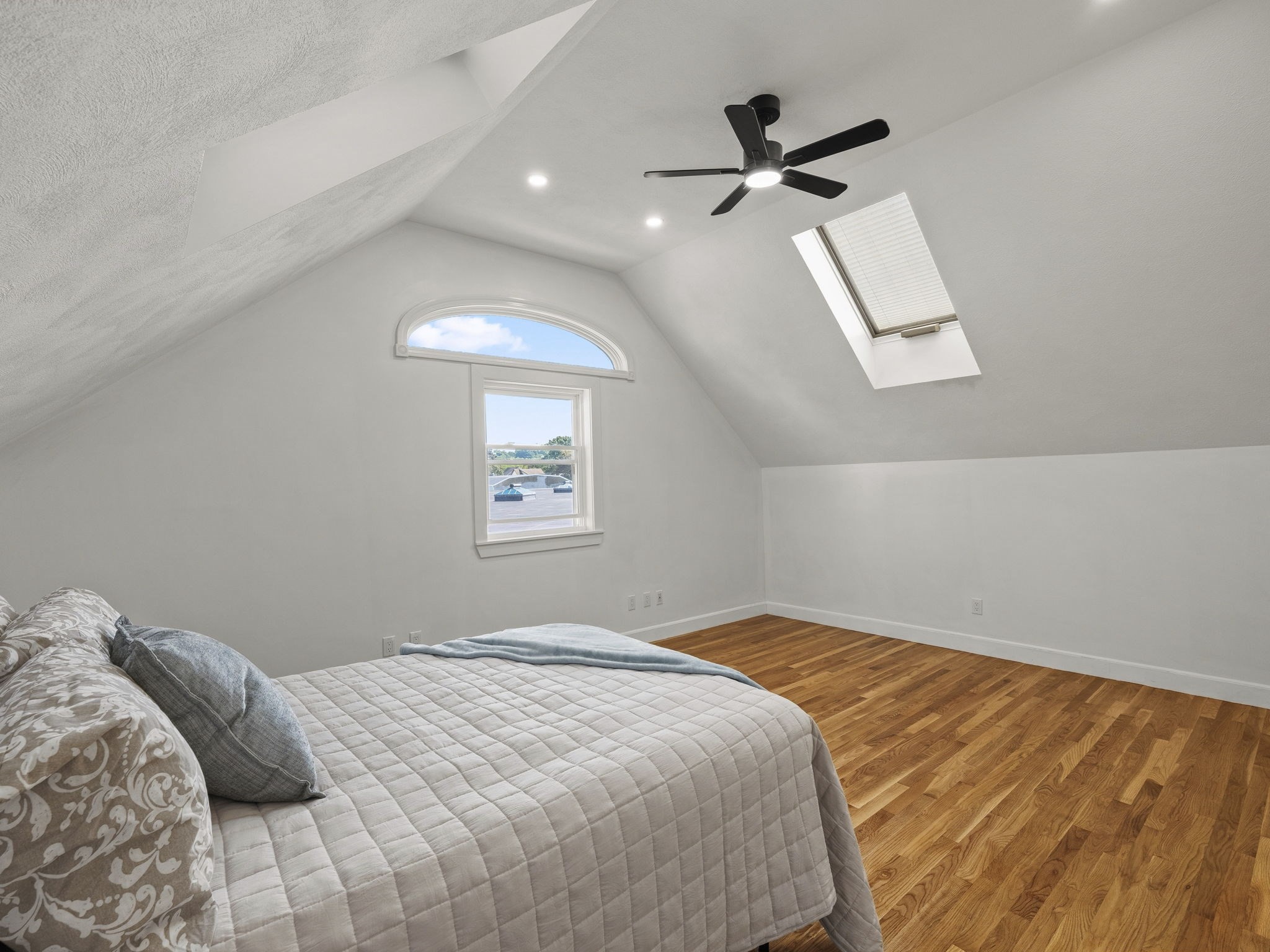 12 Boston St Property Photo 29