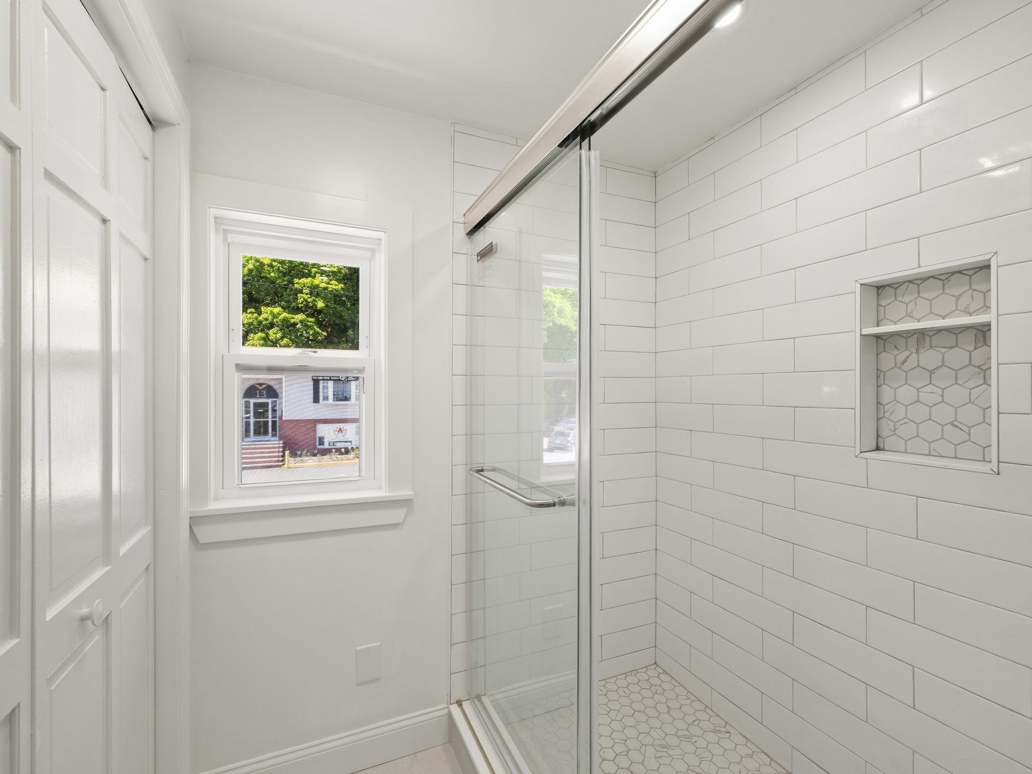 12 Boston St Property Photo 31