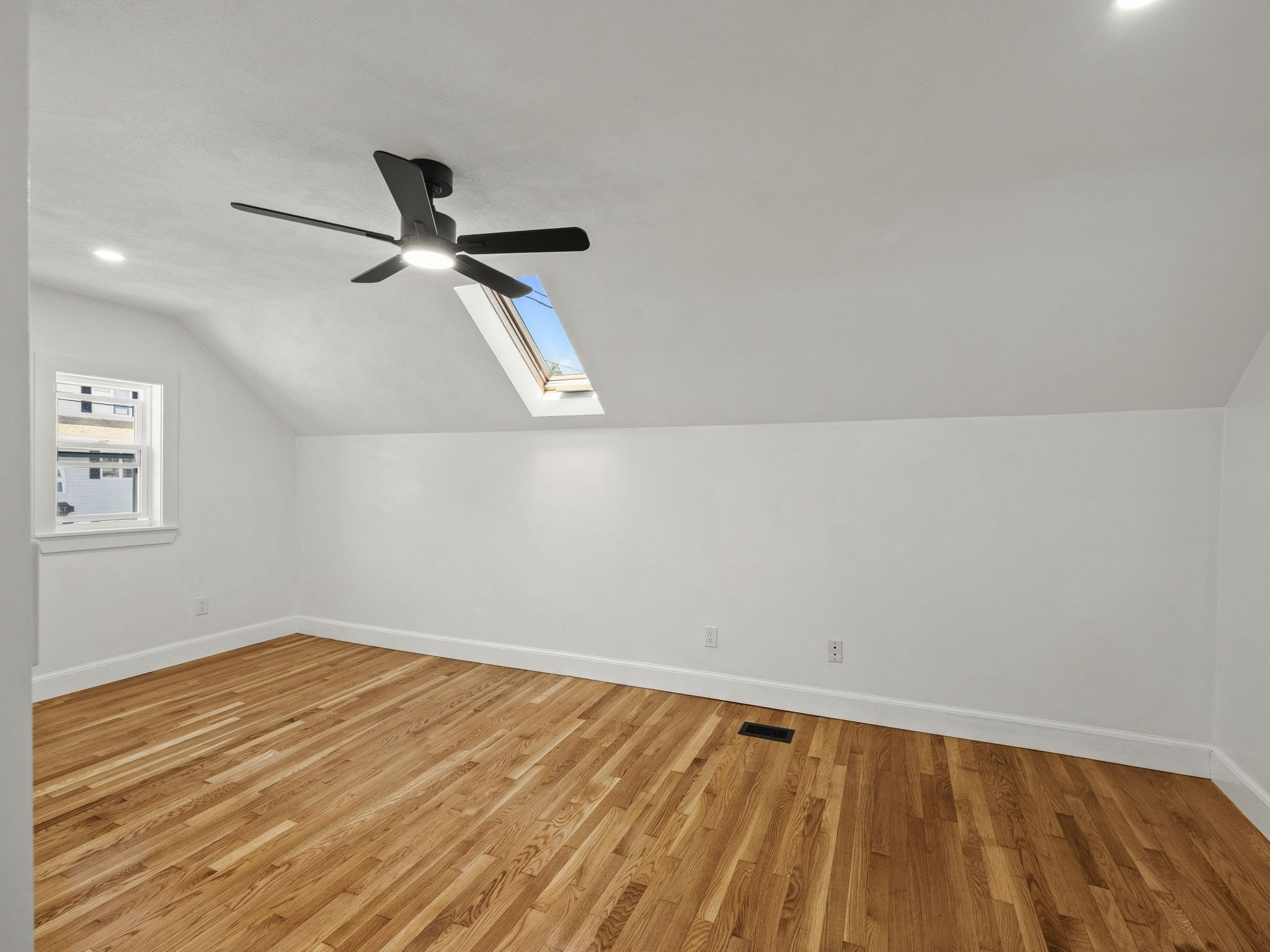 12 Boston St Property Photo 33