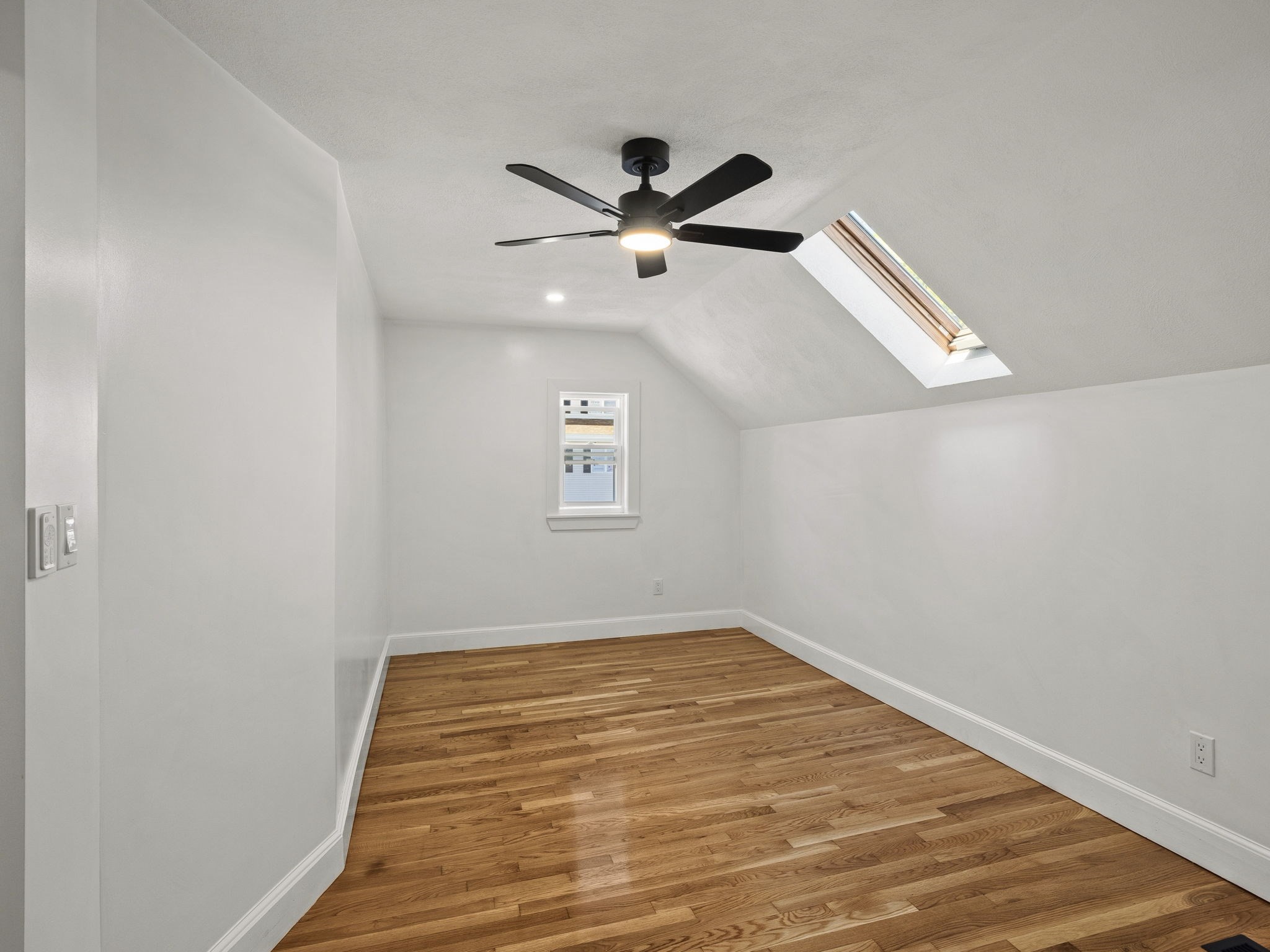 12 Boston St Property Photo 34