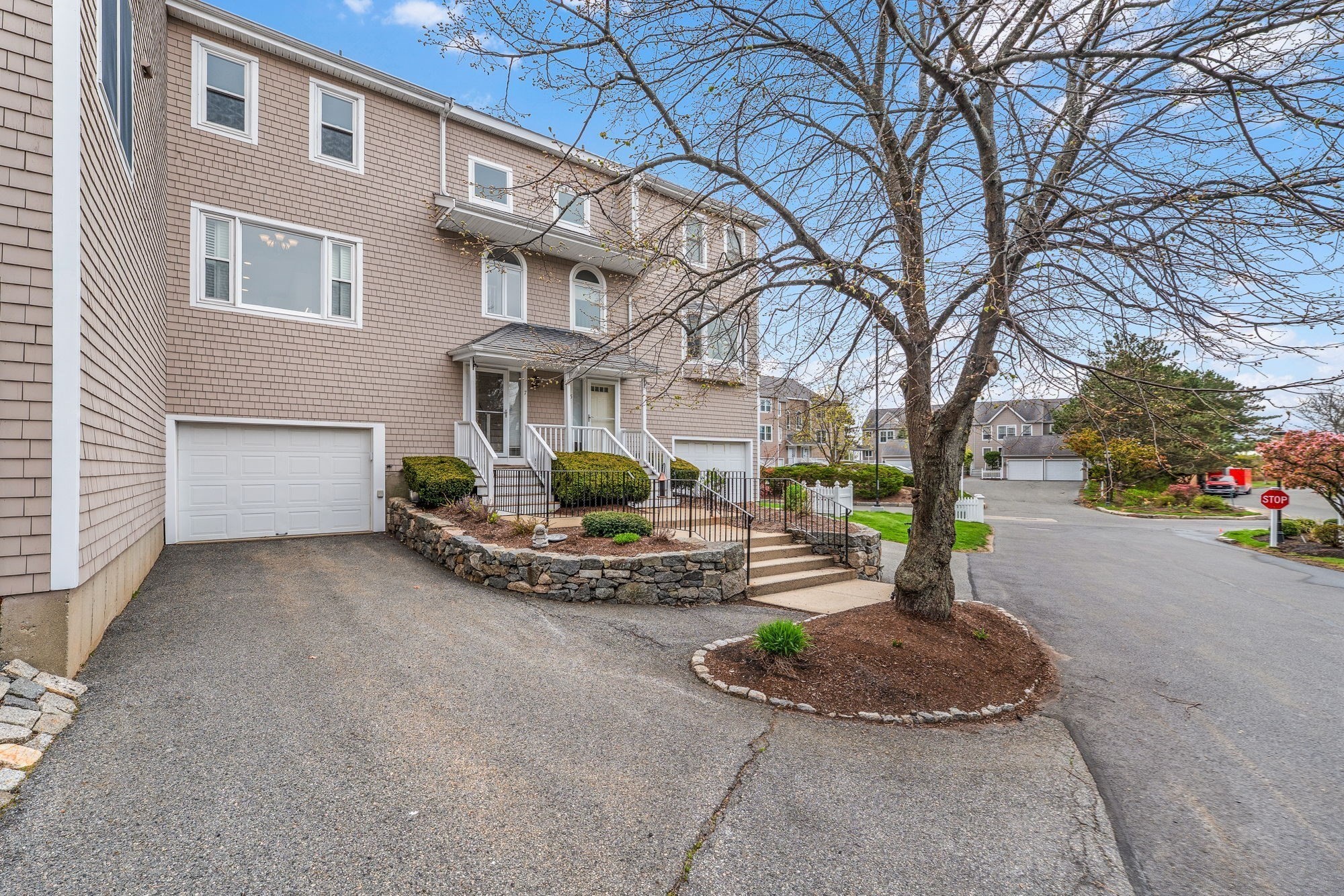 7 Whaler Ln Unit 7 Property Photo 2