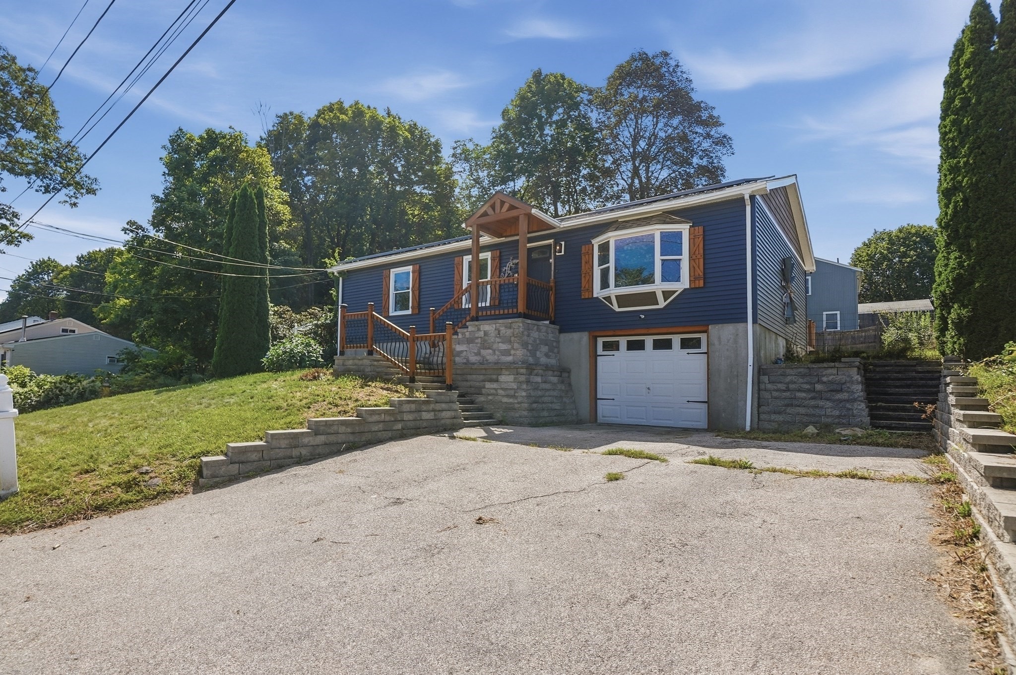 65 Paris Avenue Property Photo 2