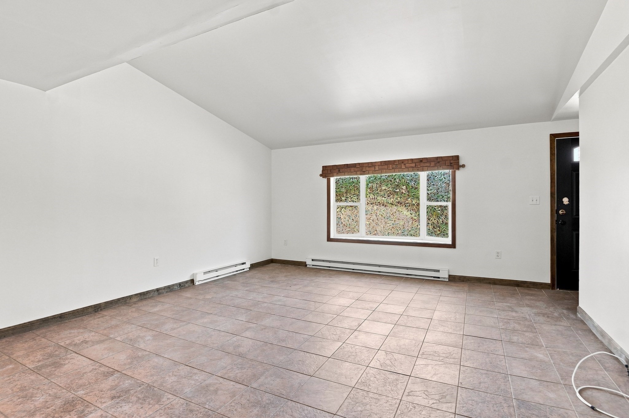 65 Paris Avenue Property Photo 3