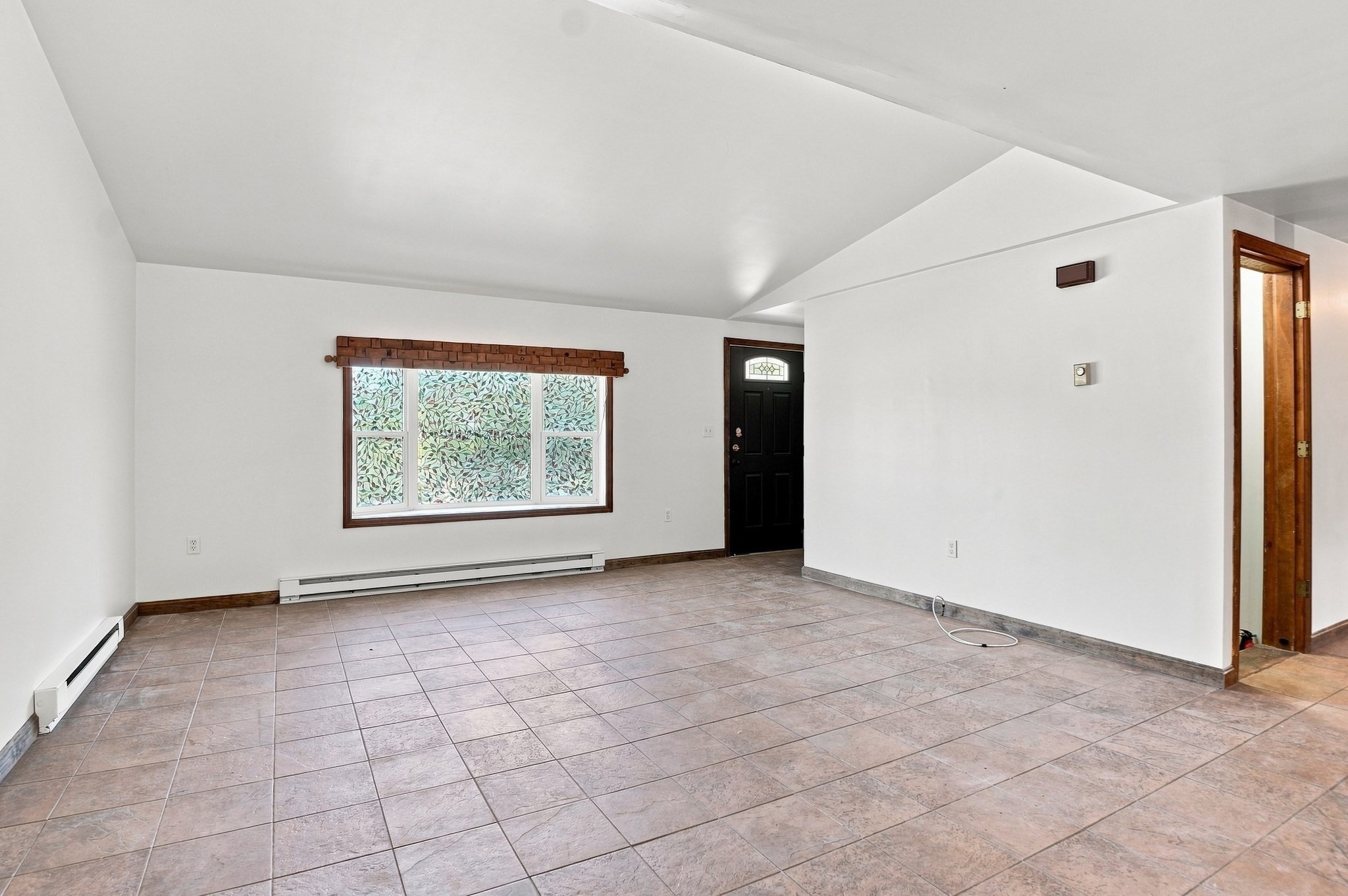 65 Paris Avenue Property Photo 4