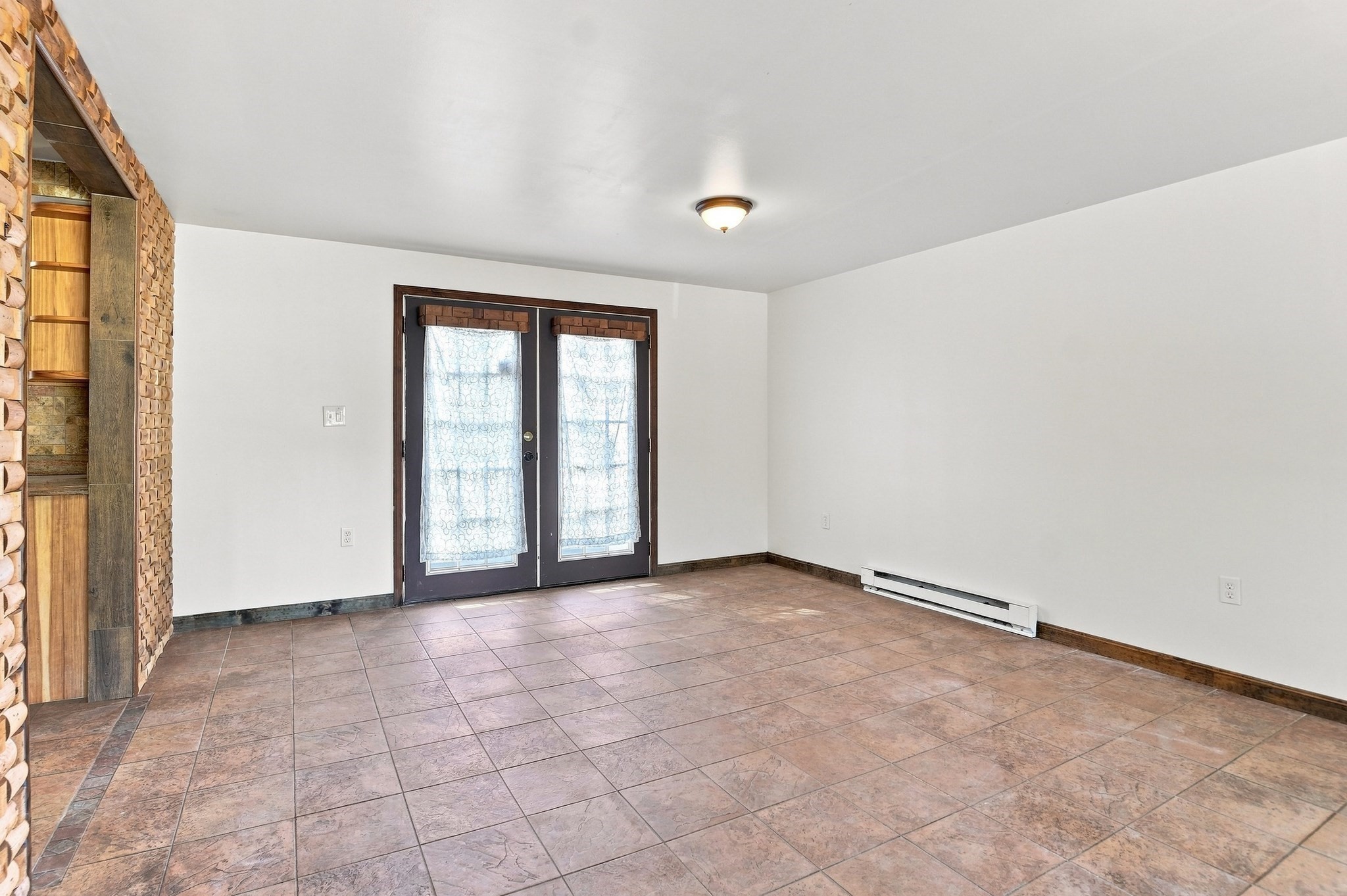 65 Paris Avenue Property Photo 7