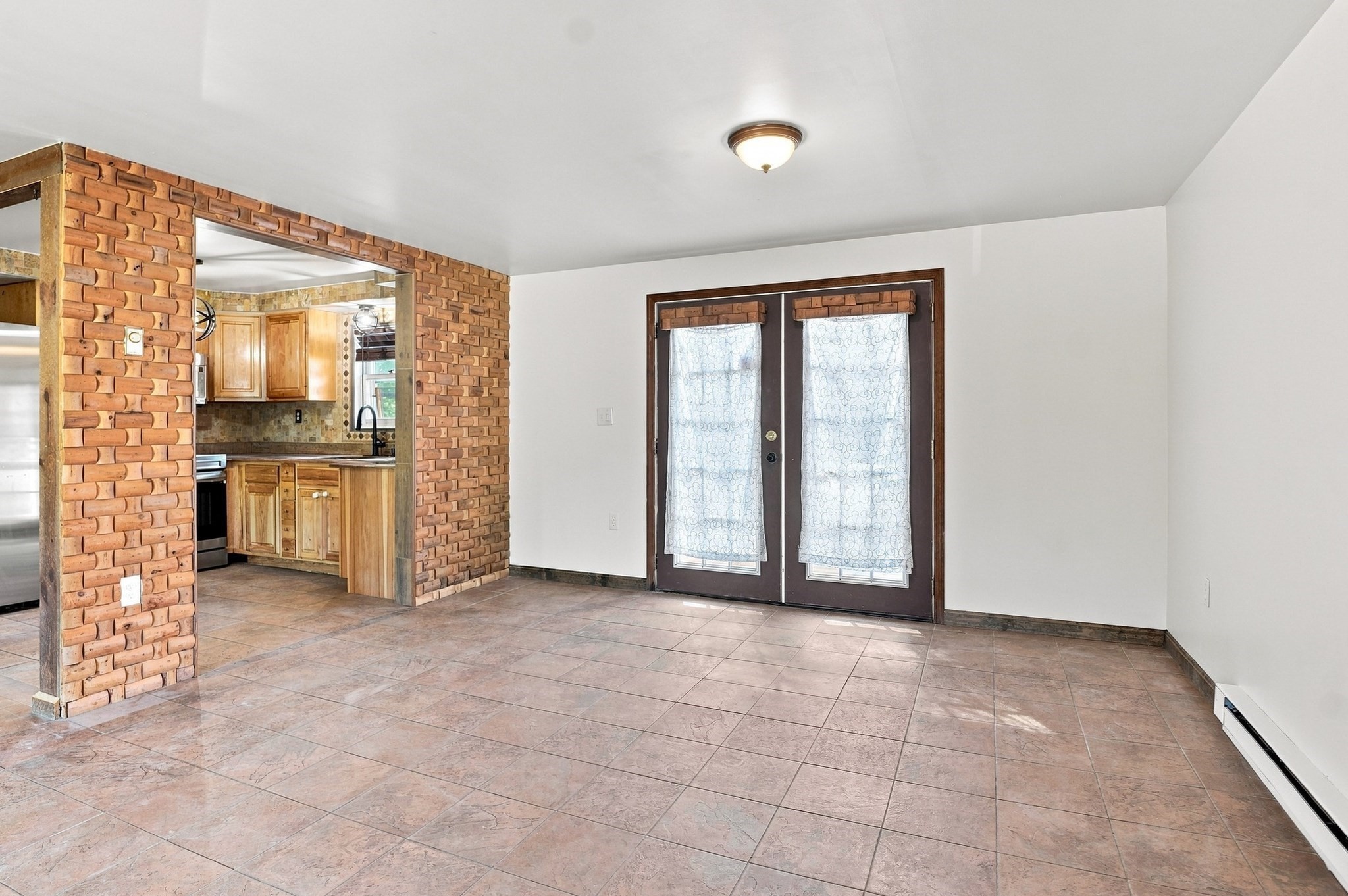 65 Paris Avenue Property Photo 8