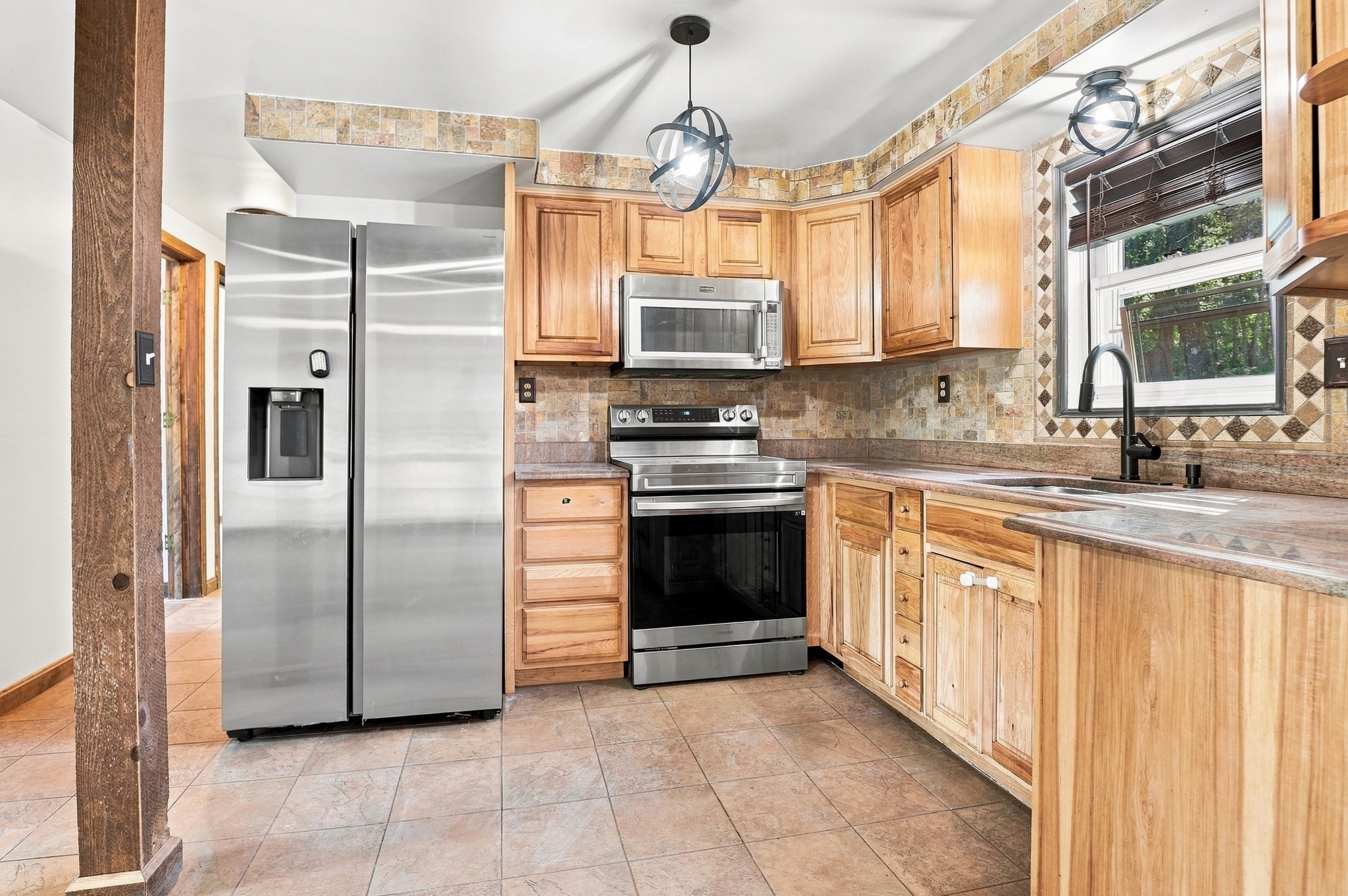65 Paris Avenue Property Photo 11