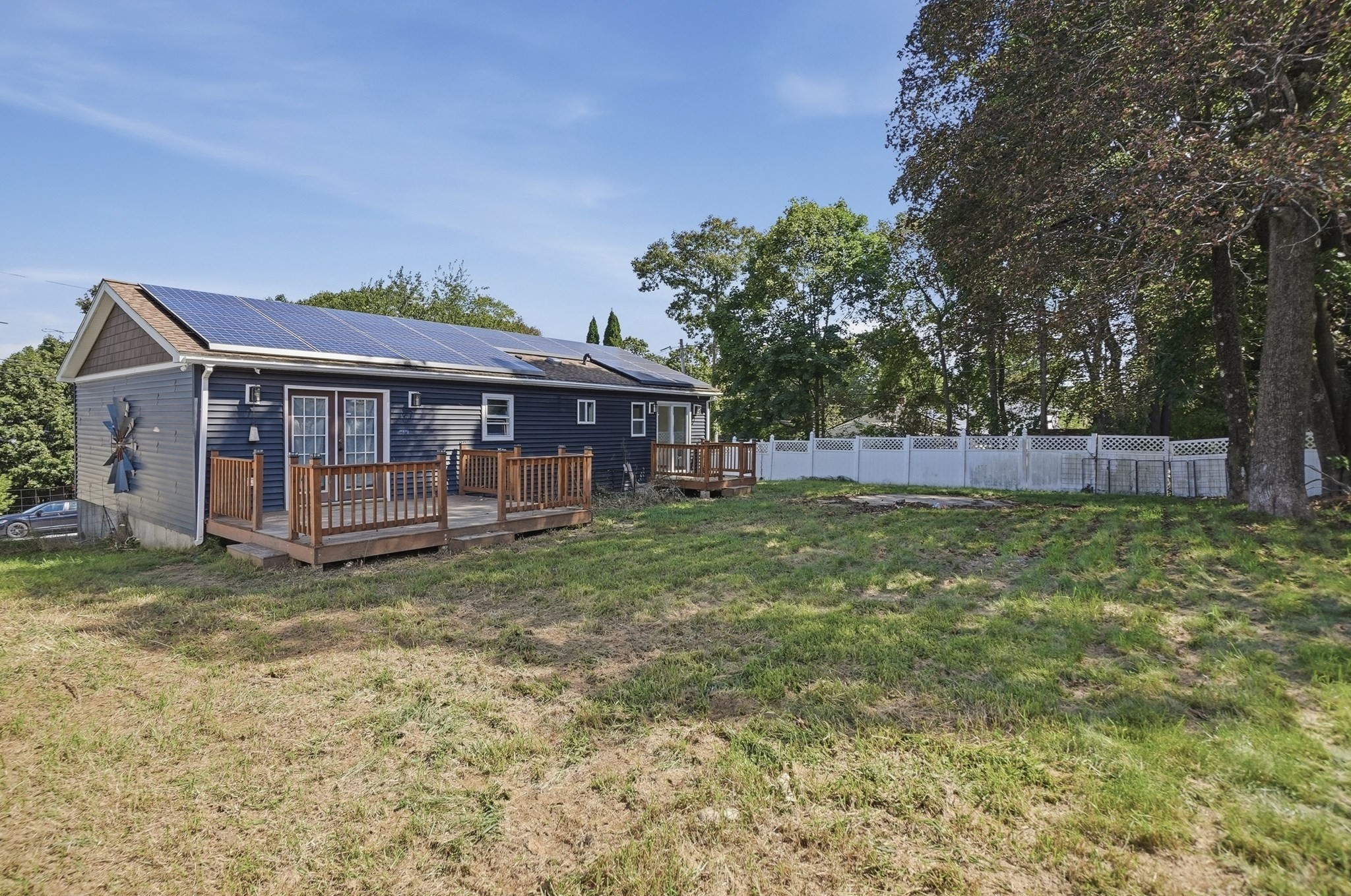 65 Paris Avenue Property Photo 34