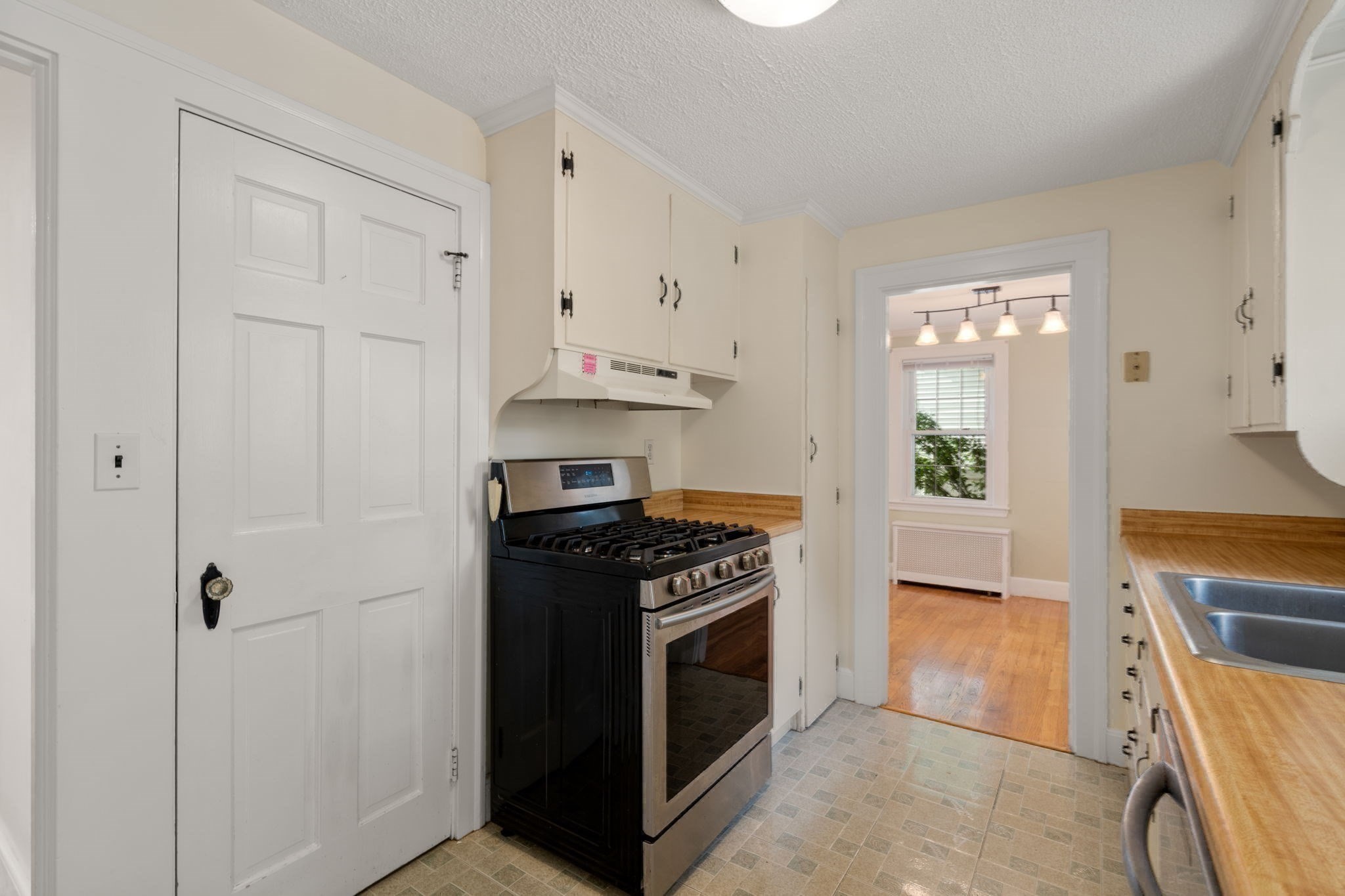 12 Arch Street Property Photo 12