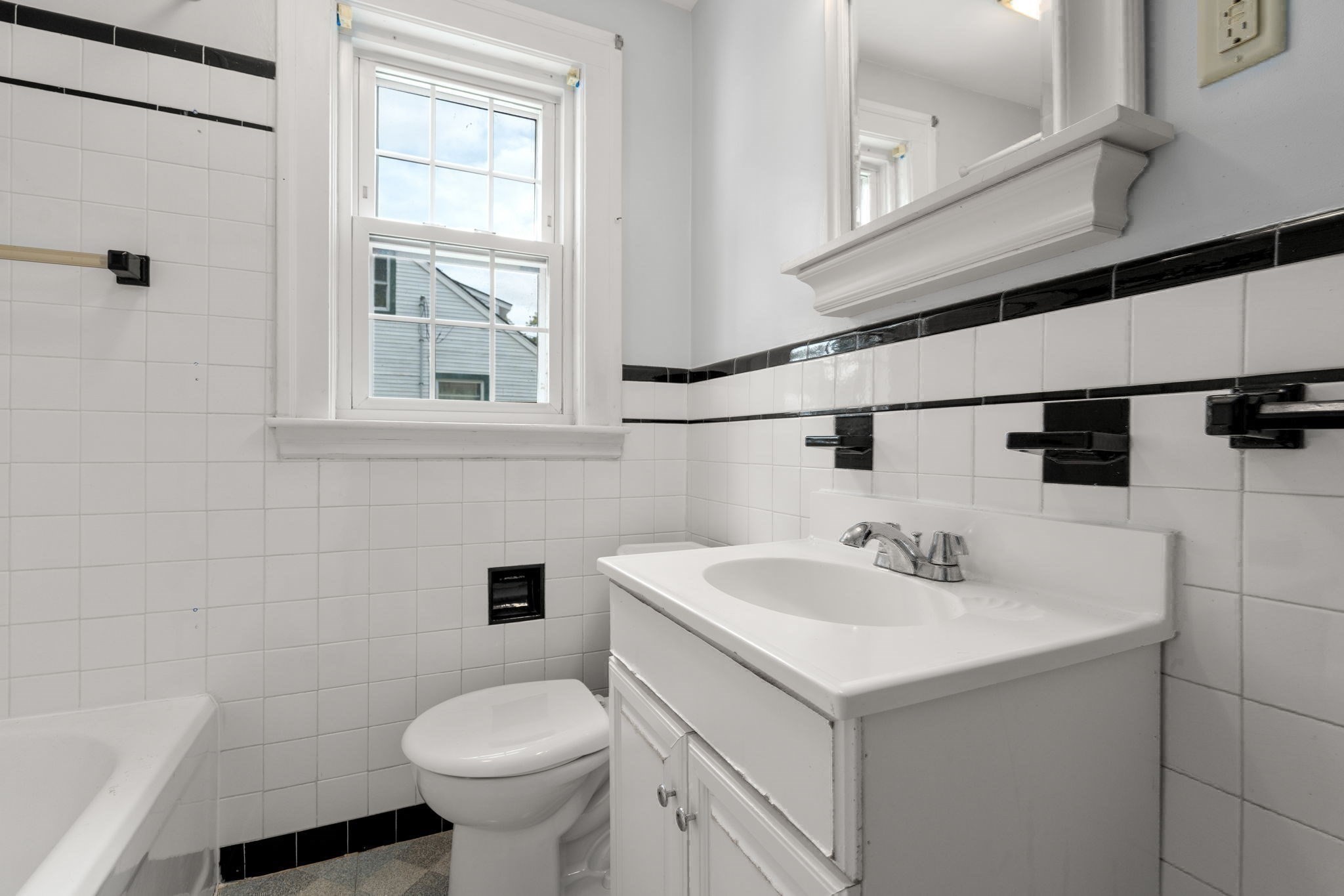 12 Arch Street Property Photo 17