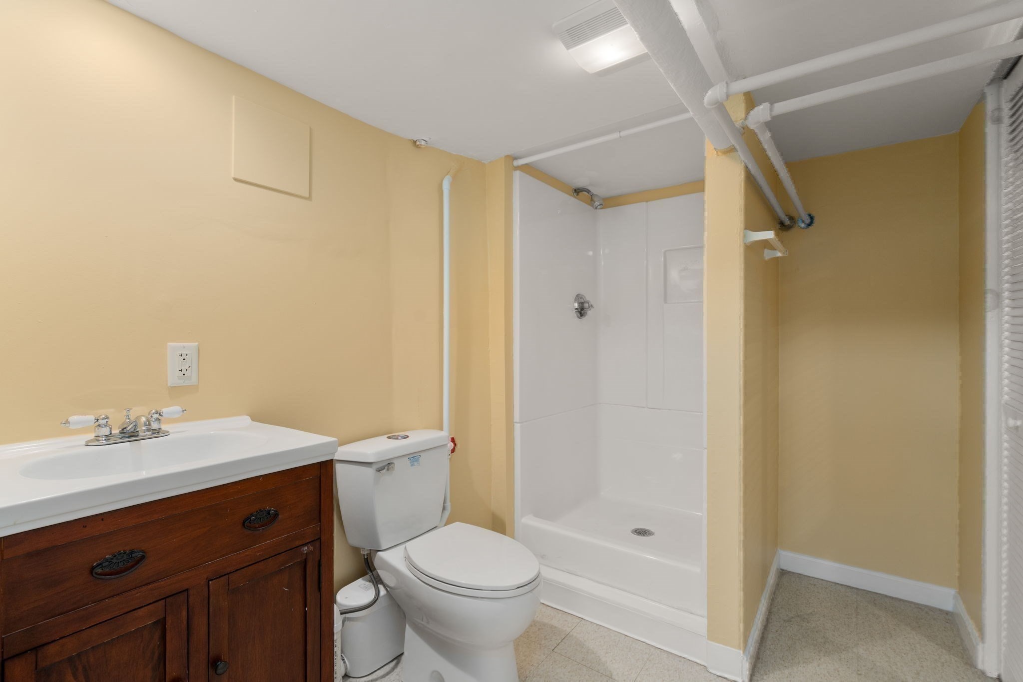 12 Arch Street Property Photo 26