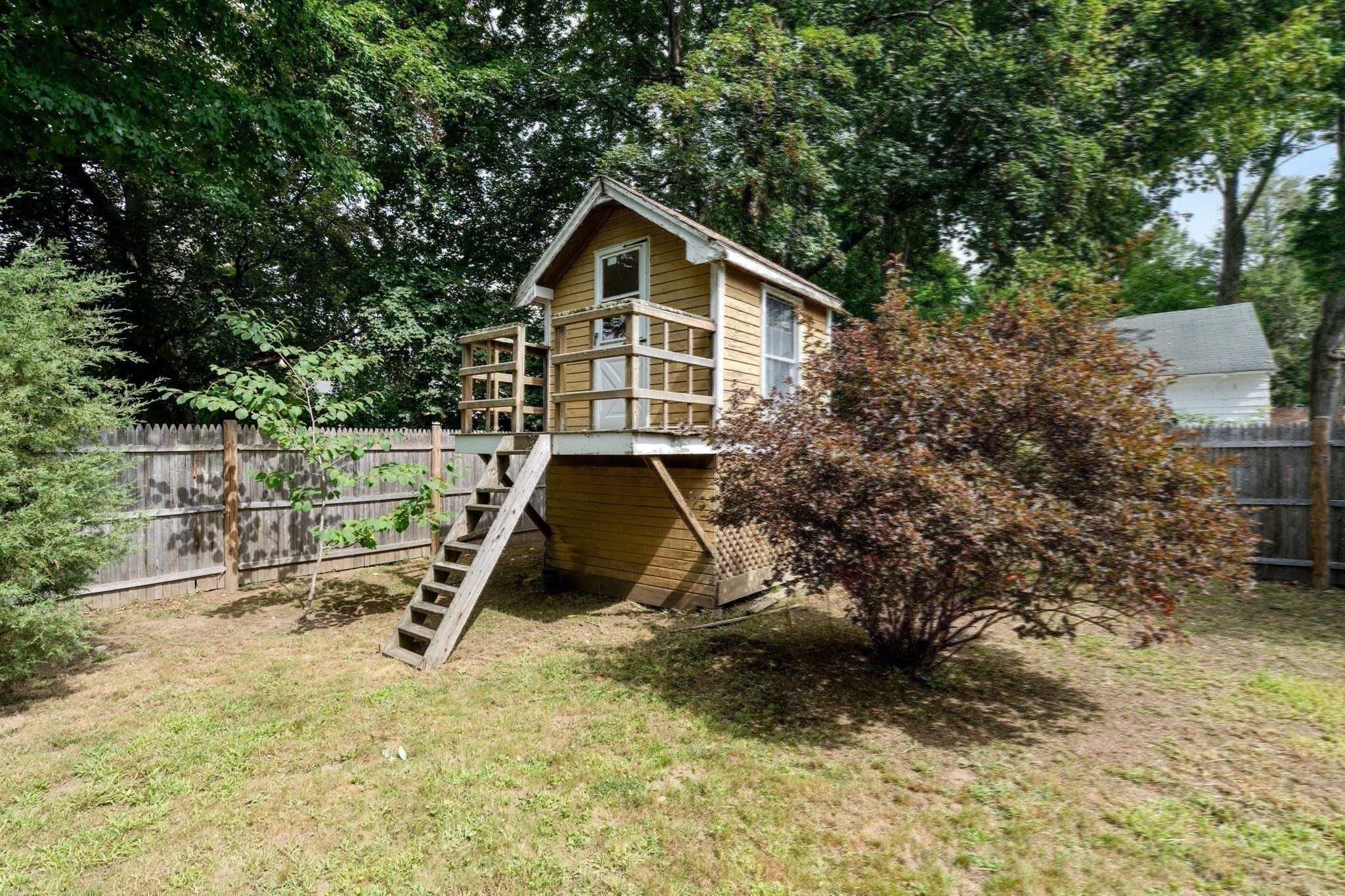 12 Arch Street Property Photo 35