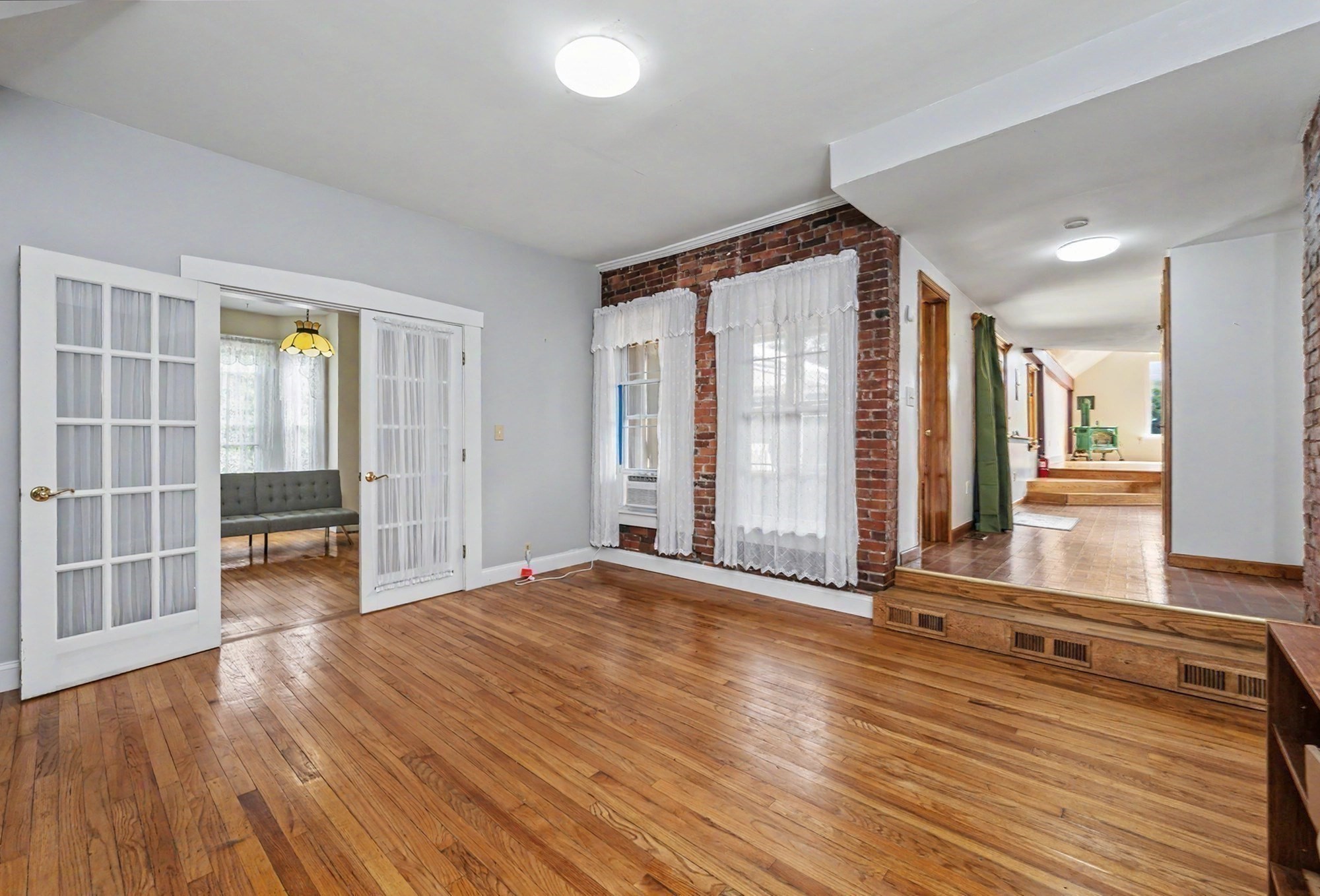 238 Park St Property Photo 13