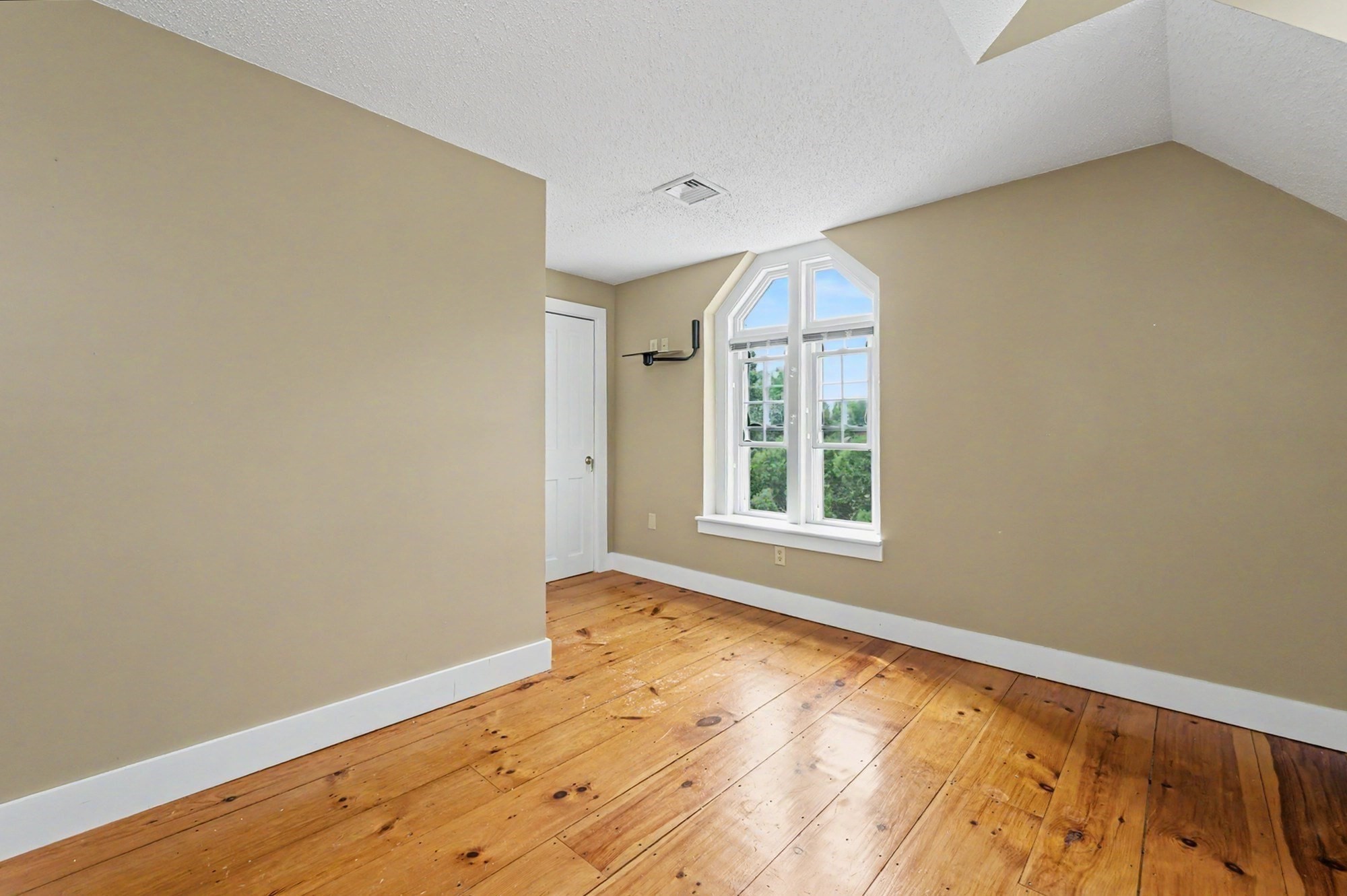 238 Park St Property Photo 21