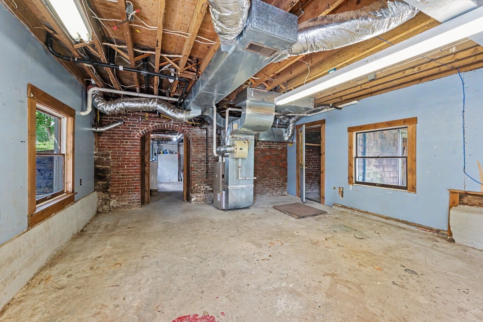 238 Park St Property Photo 27
