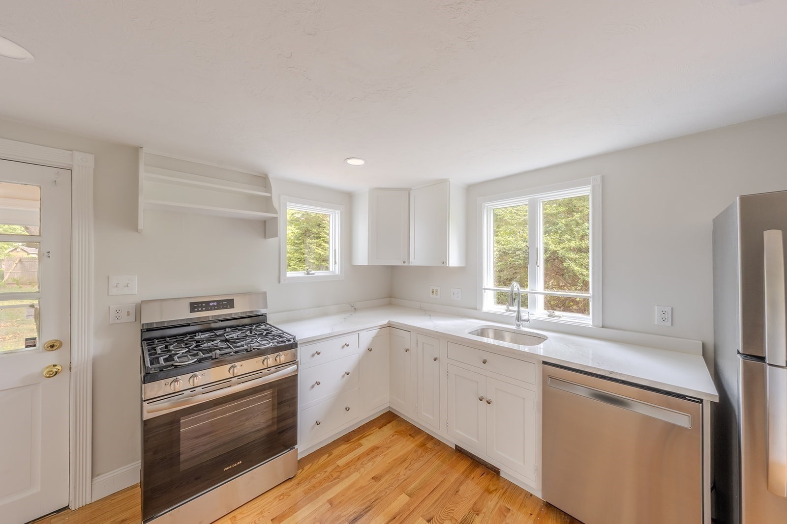 178 Evans Street Property Photo 8