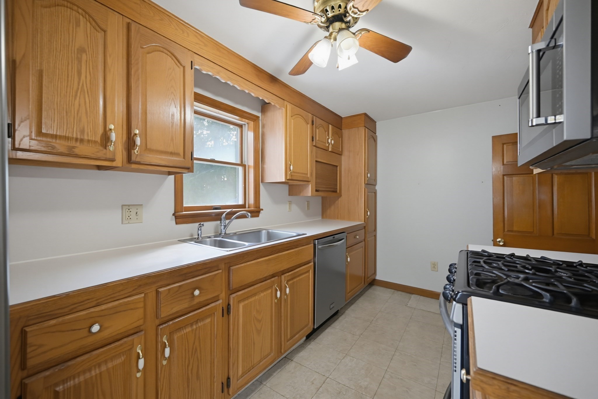 101 Fisher St Property Photo 4