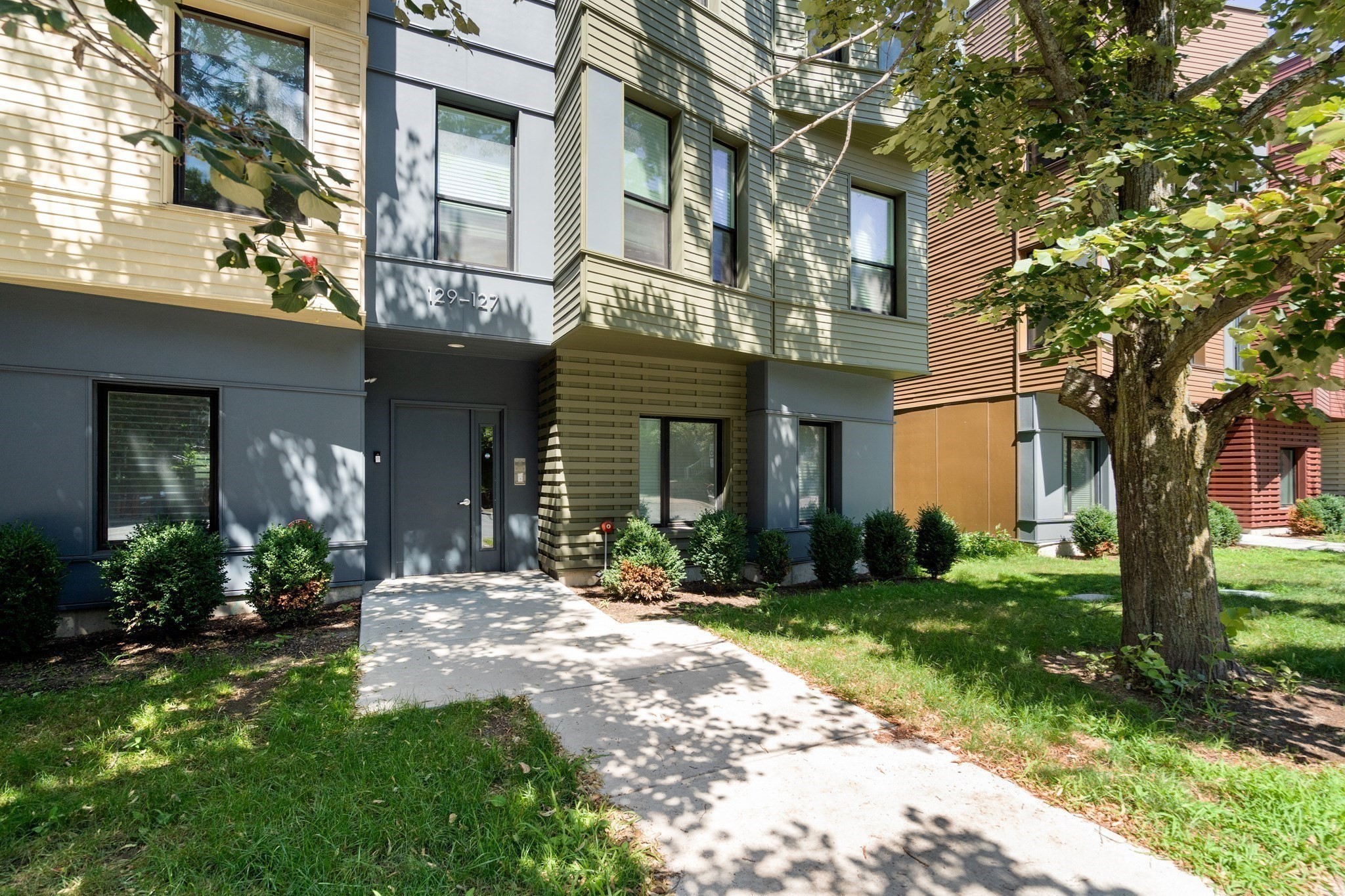 127 Hyde Park # A Property Photo 1