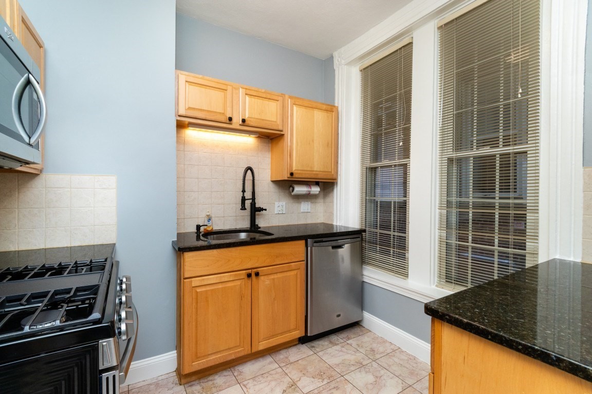 35 Chestnut St # 2 Property Photo 7