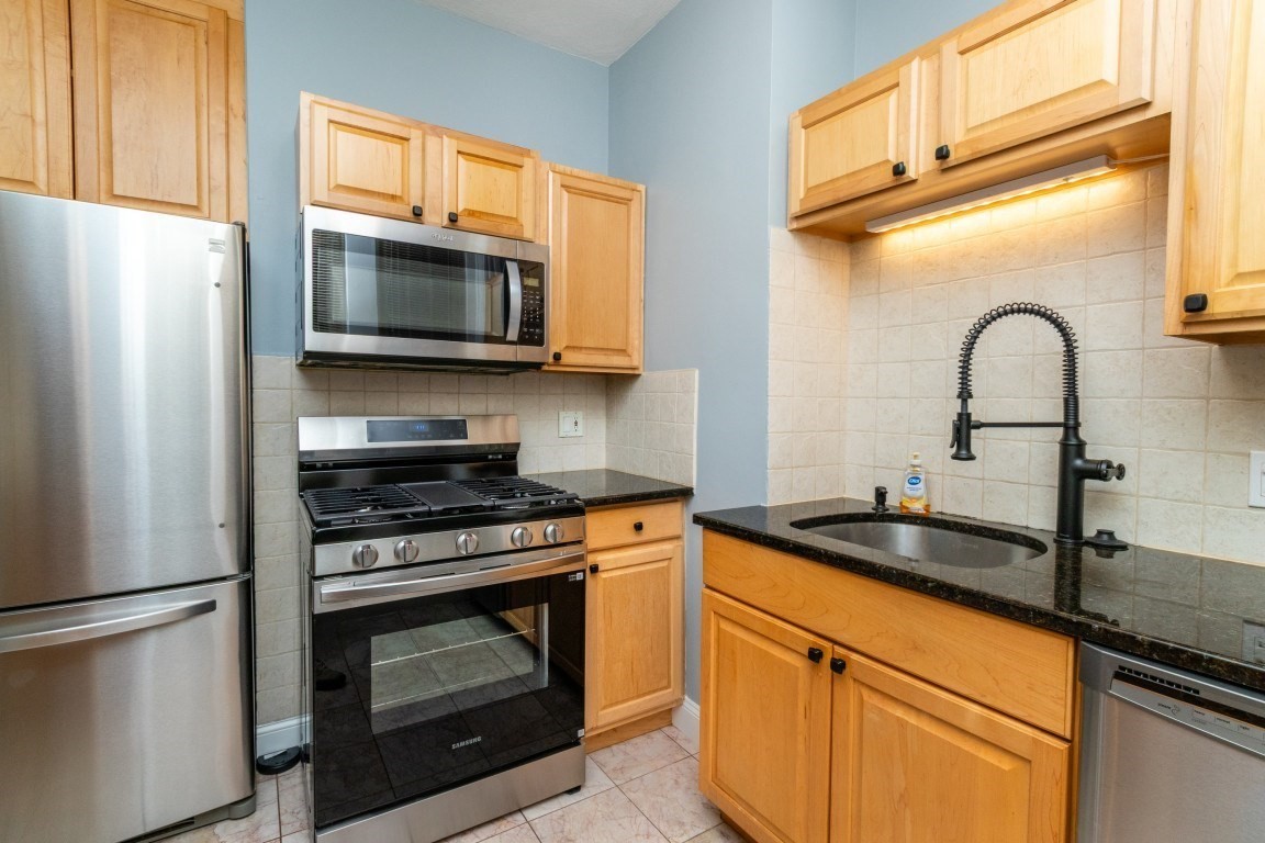 35 Chestnut St # 2 Property Photo 8