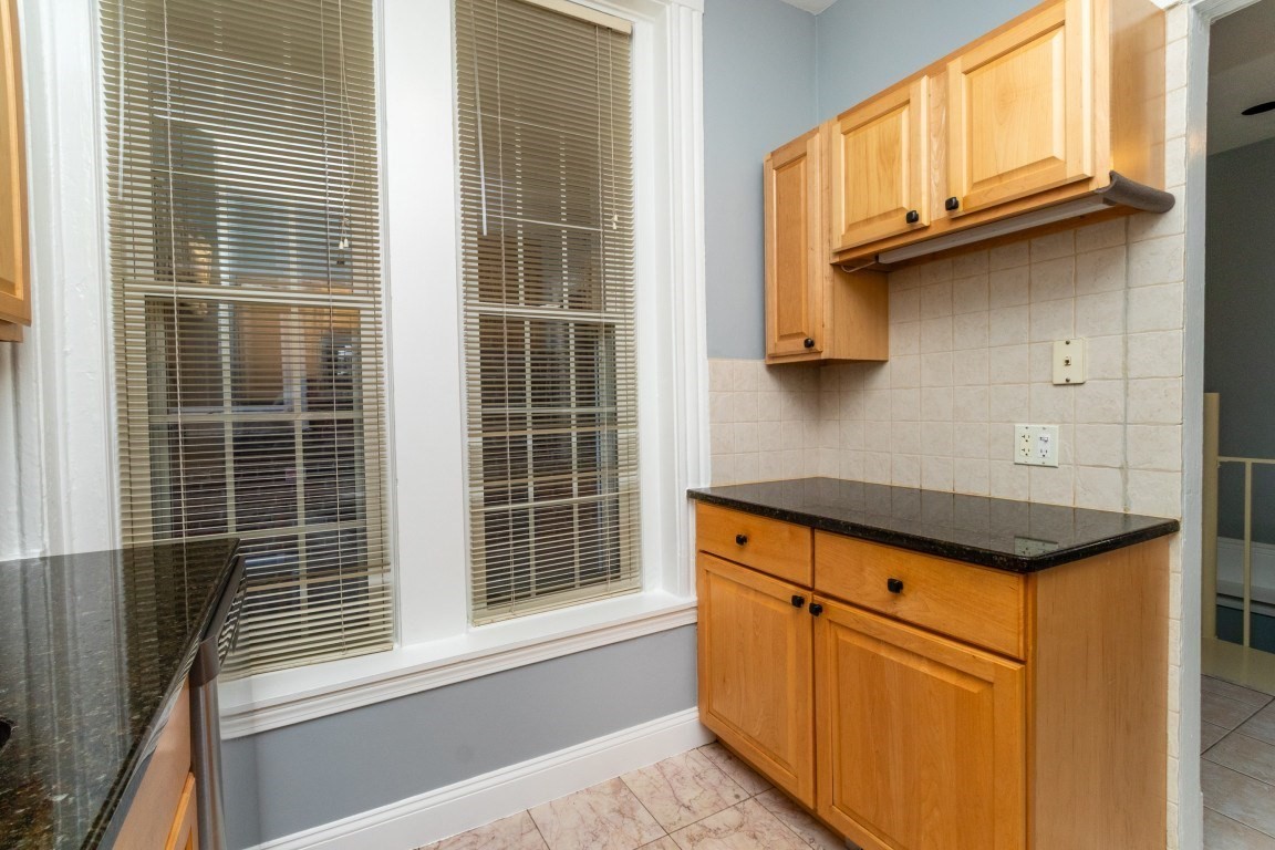 35 Chestnut St # 2 Property Photo 9
