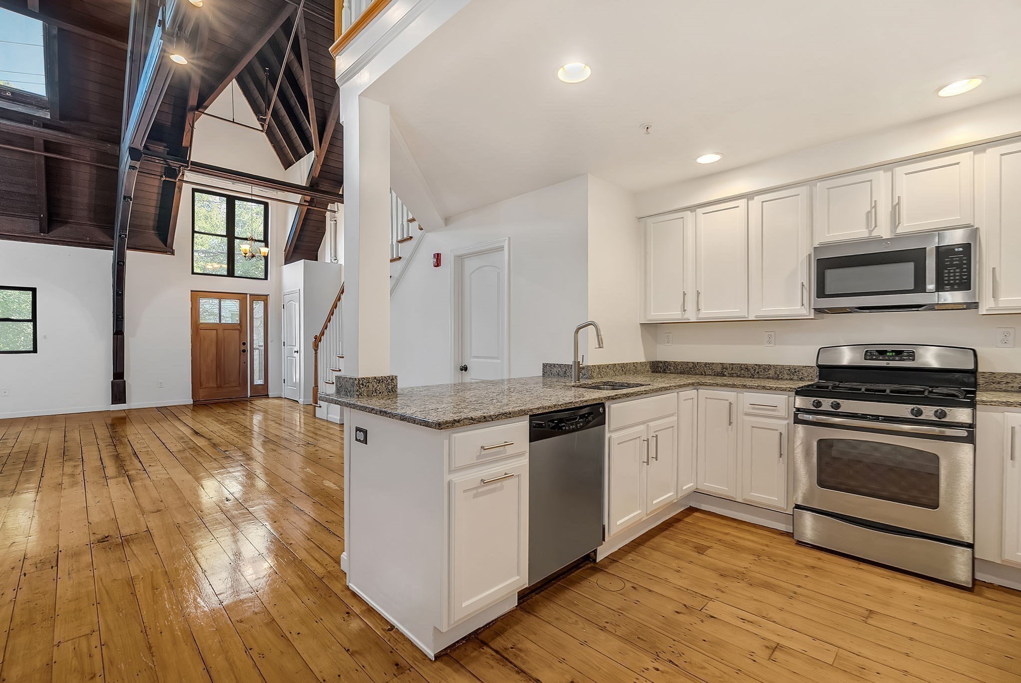 157 Beale Street # 2 Property Photo 4