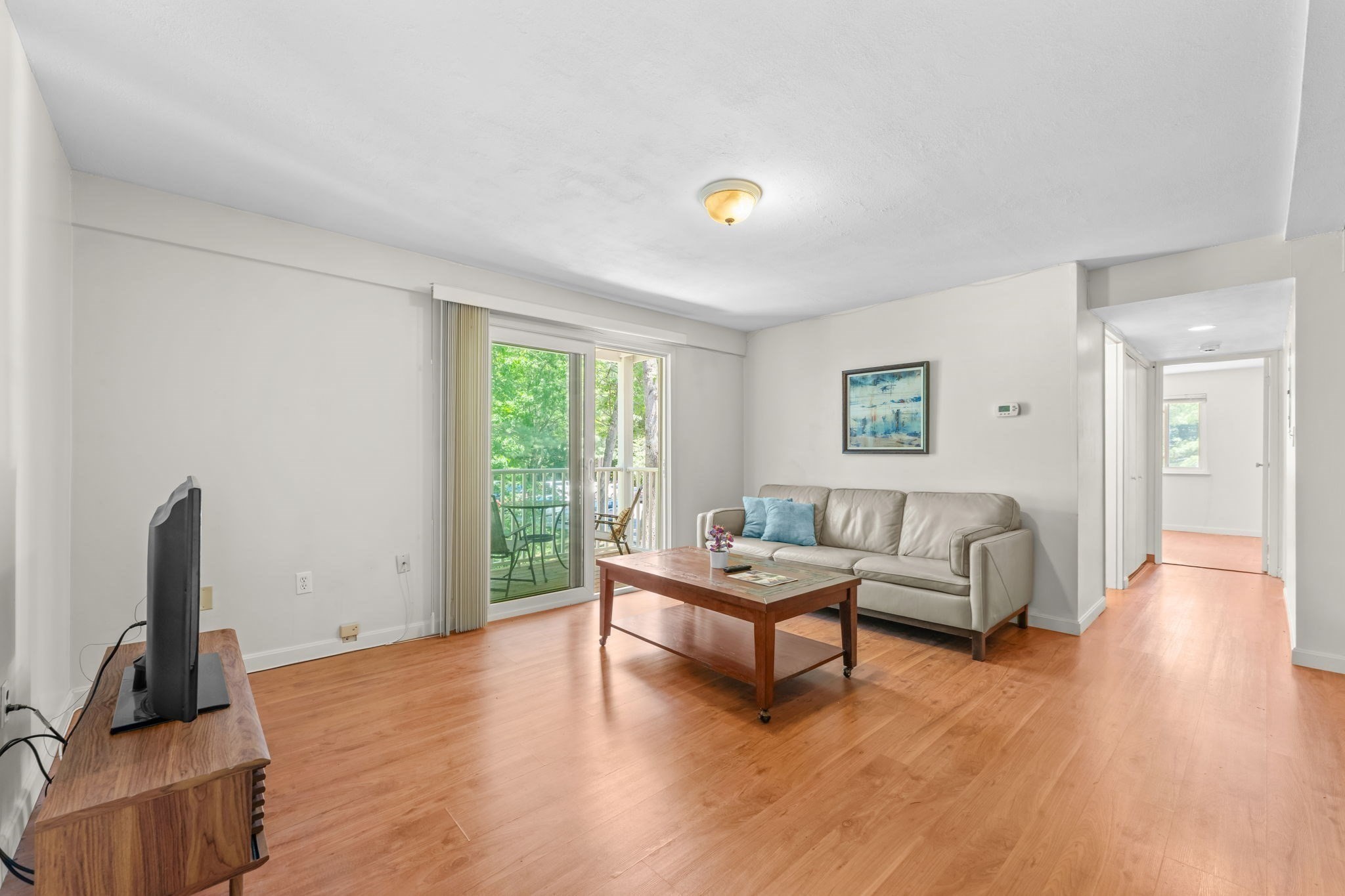 8 Post Oak Ln # 20 Property Photo 3