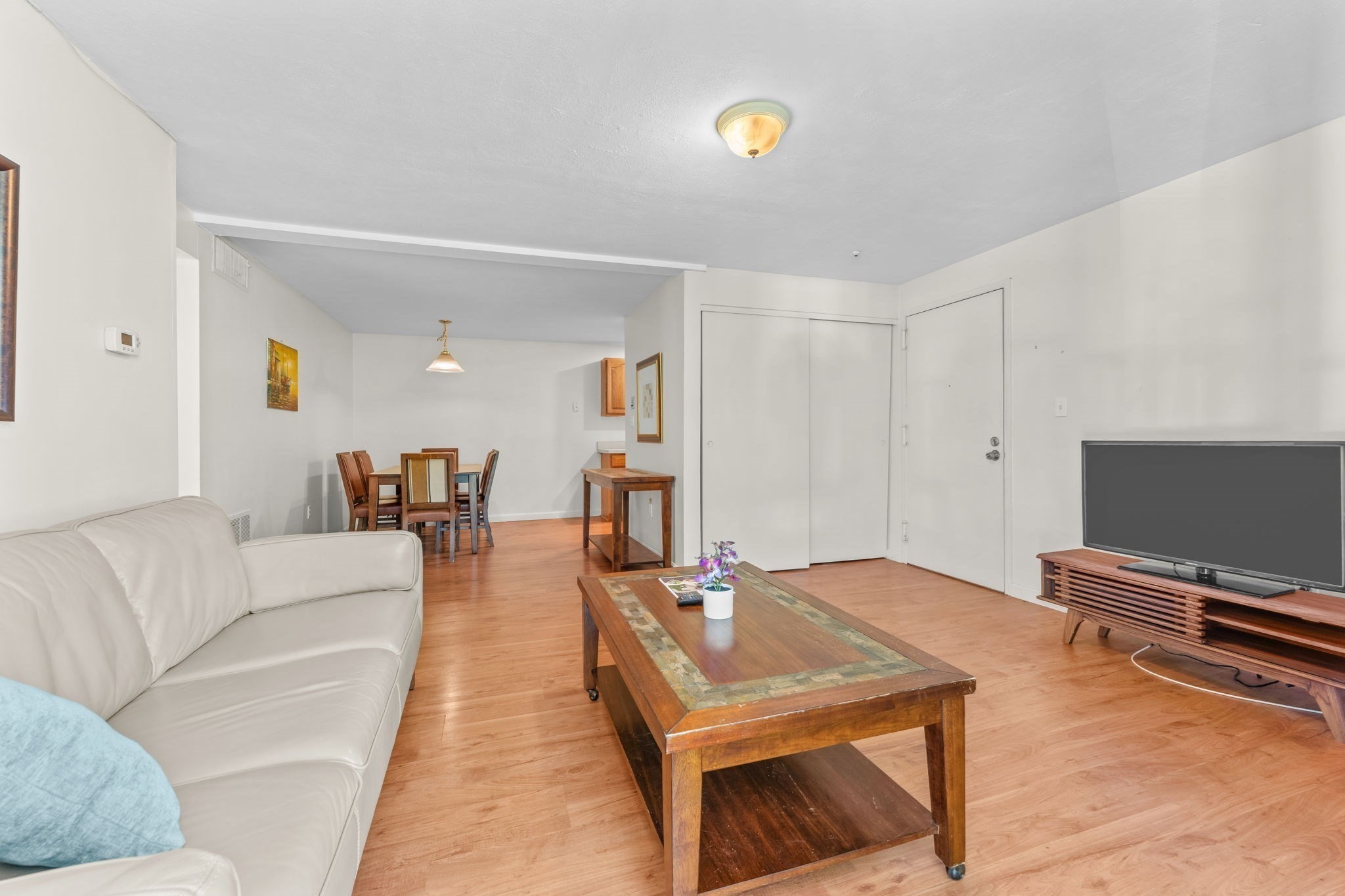8 Post Oak Ln # 20 Property Photo 9