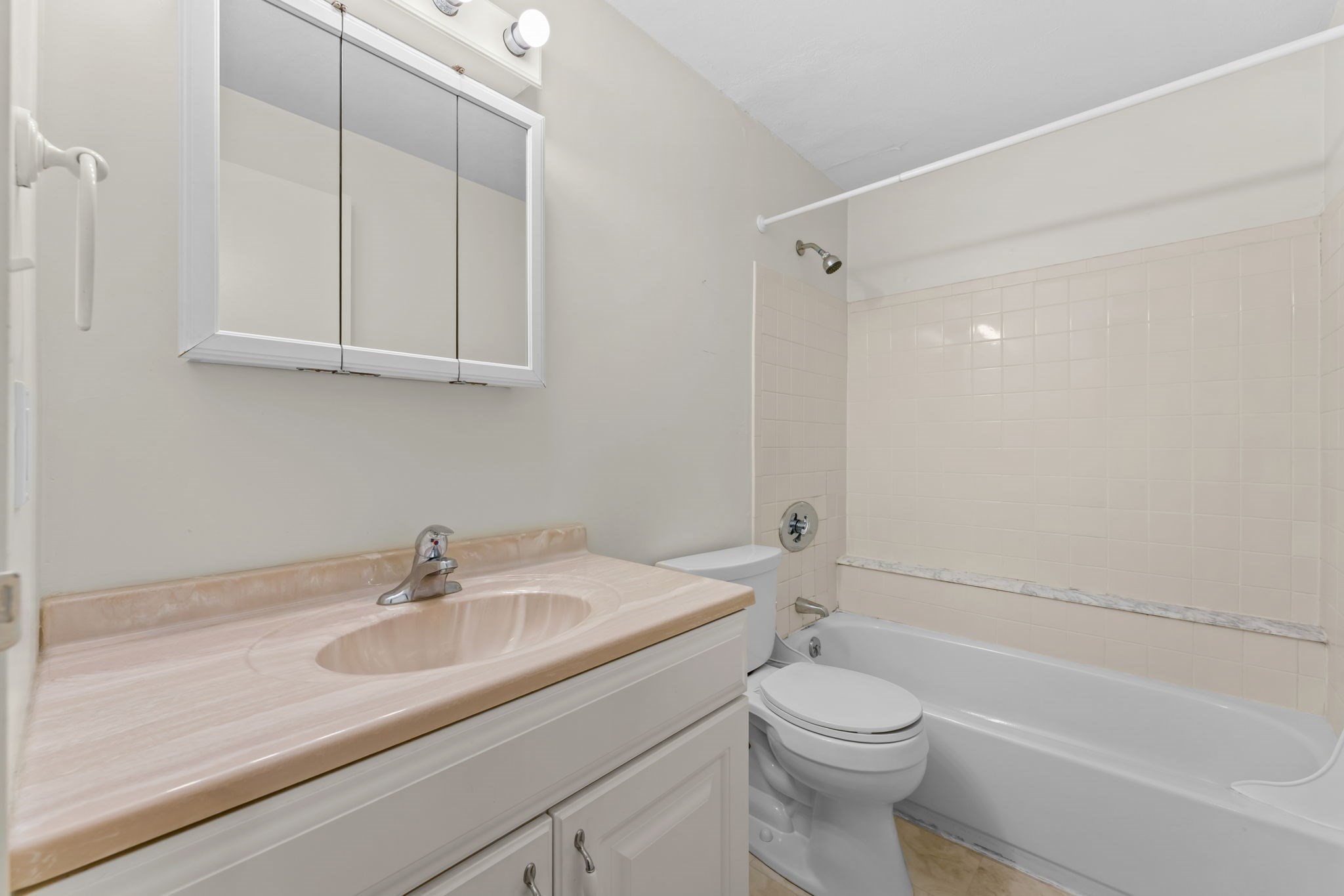 8 Post Oak Ln # 20 Property Photo 11