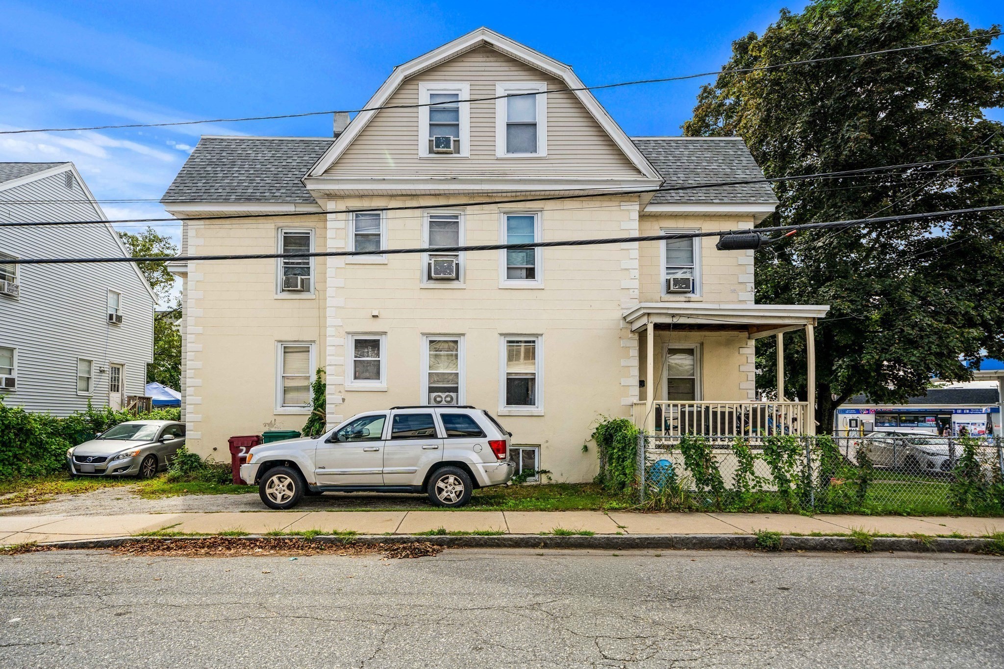 1384-1386 Gorham St Property Photo 2