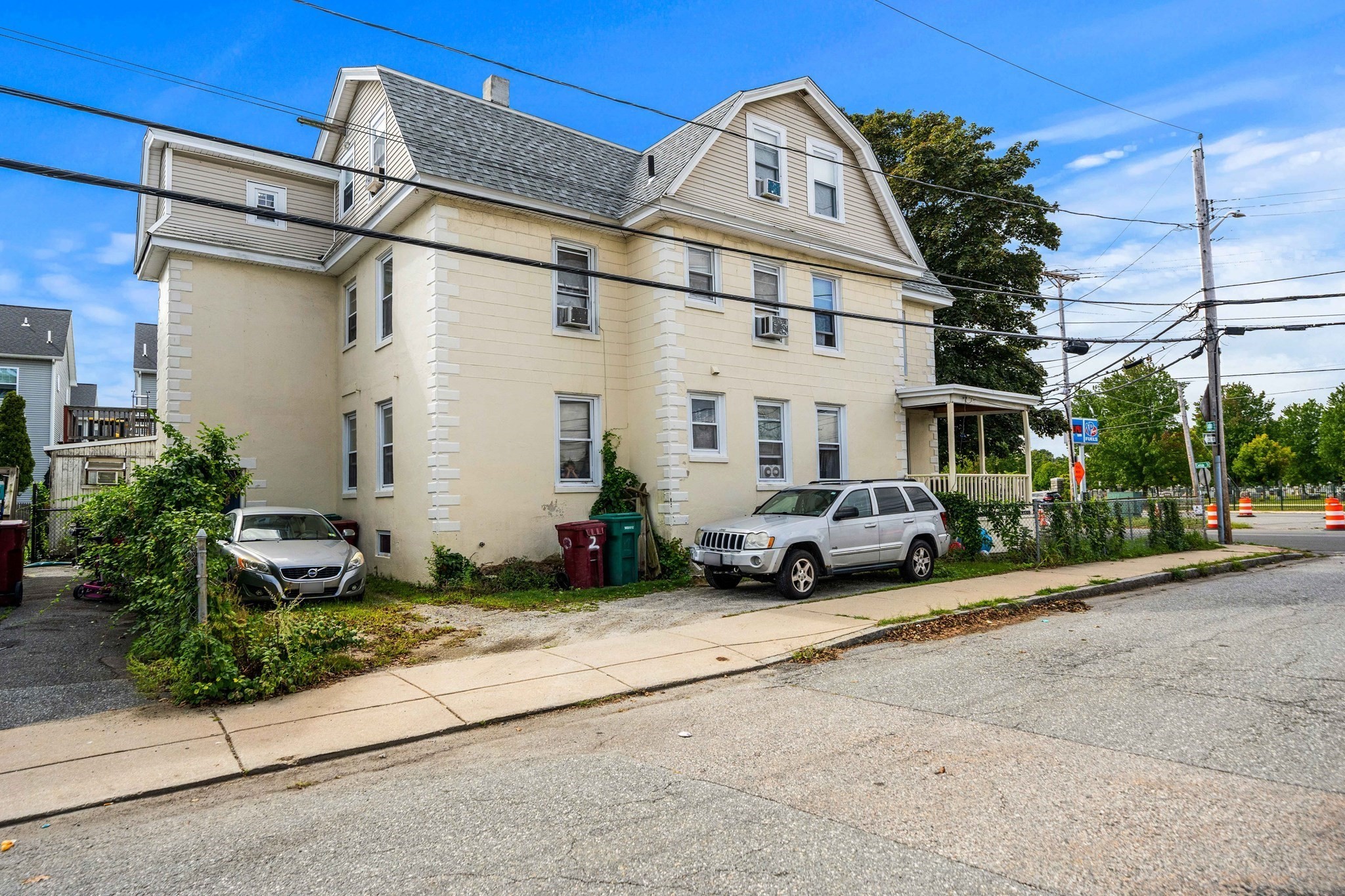 1384-1386 Gorham St Property Photo 3