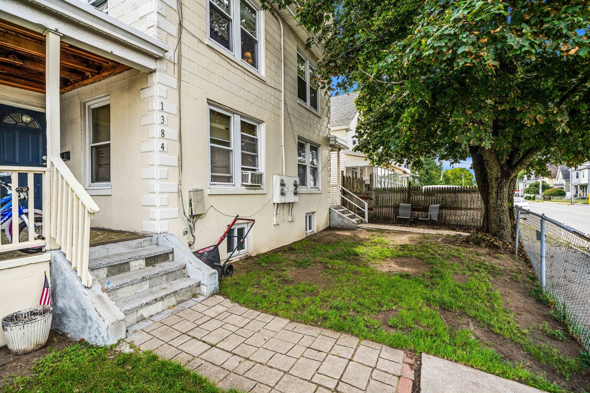 1384-1386 Gorham St Property Photo 7