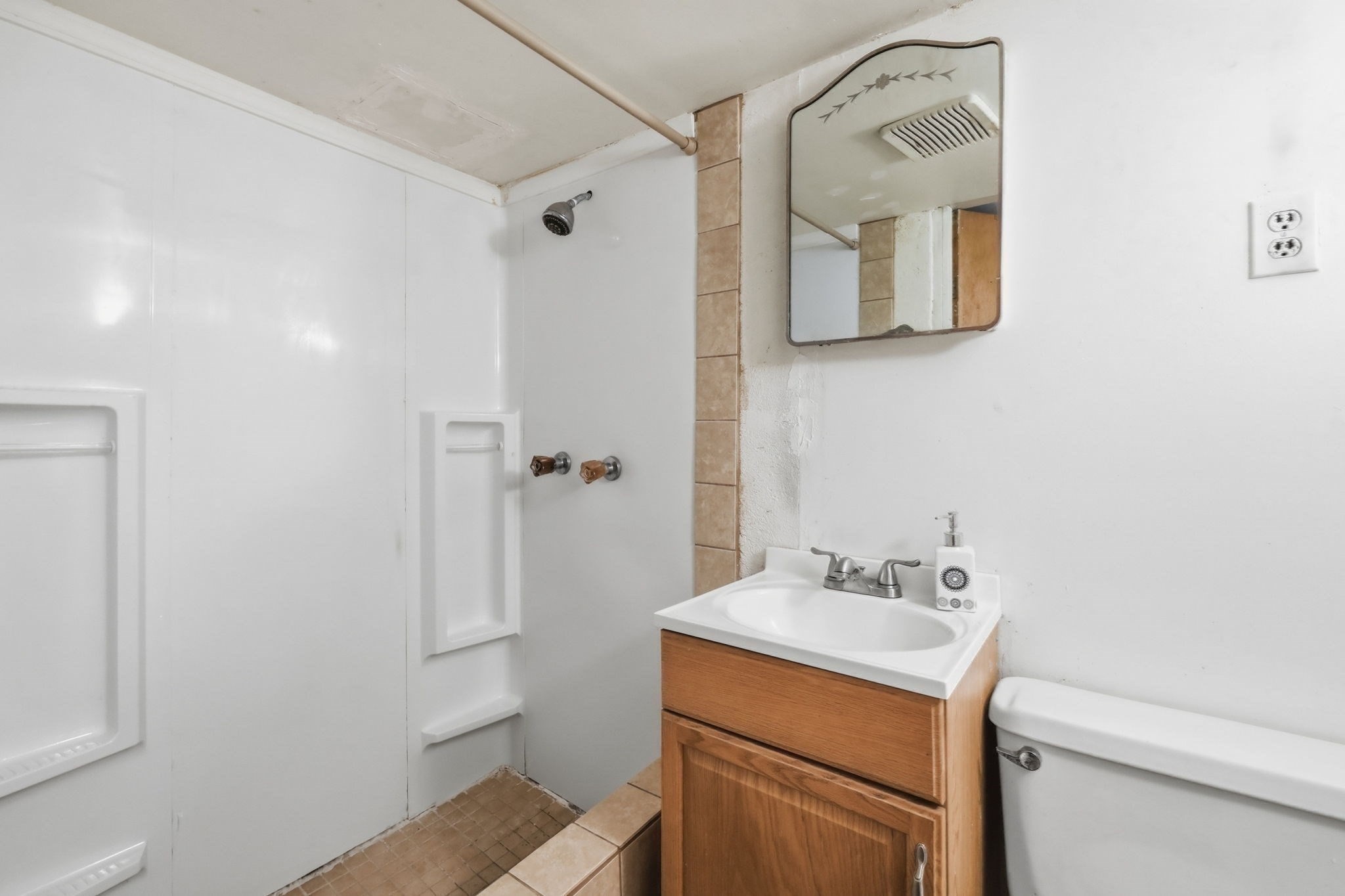 101 Court St Property Photo 22