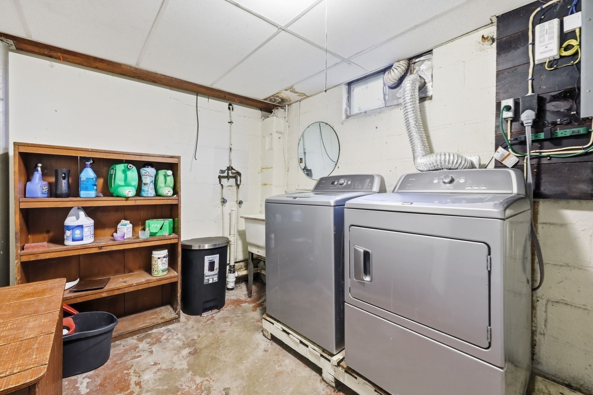 101 Court St Property Photo 23