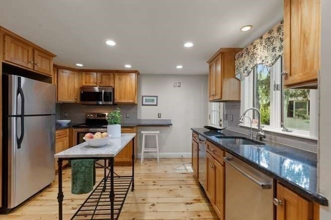 282 Lowell Street Property Photo 6