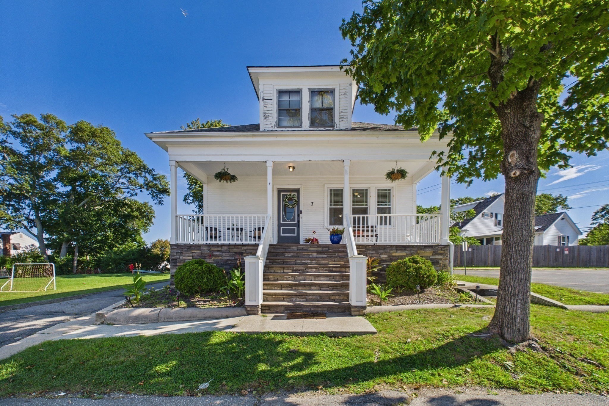 7 Coolidge St Property Photo 3