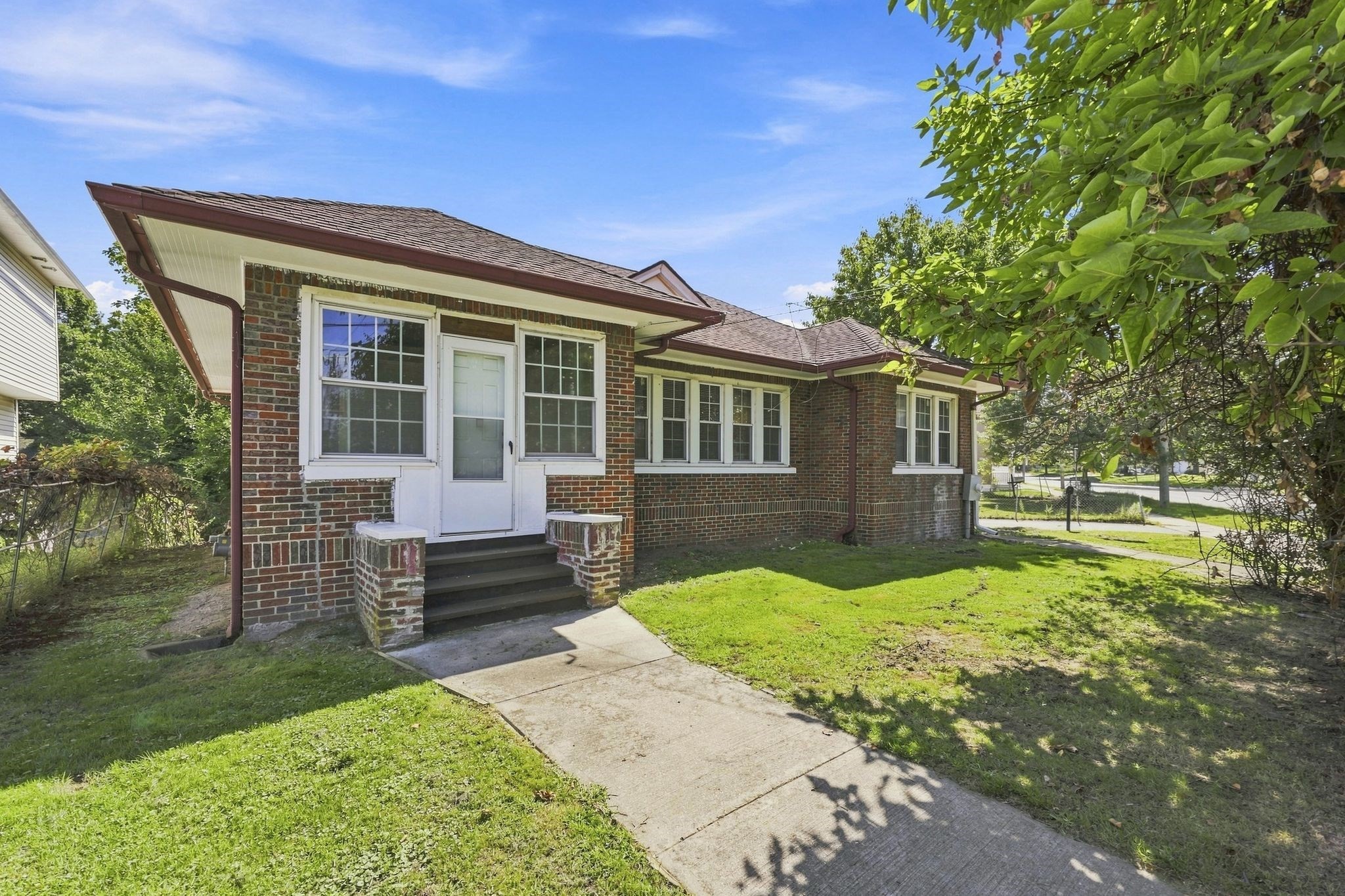 133 Parker St Property Photo 1