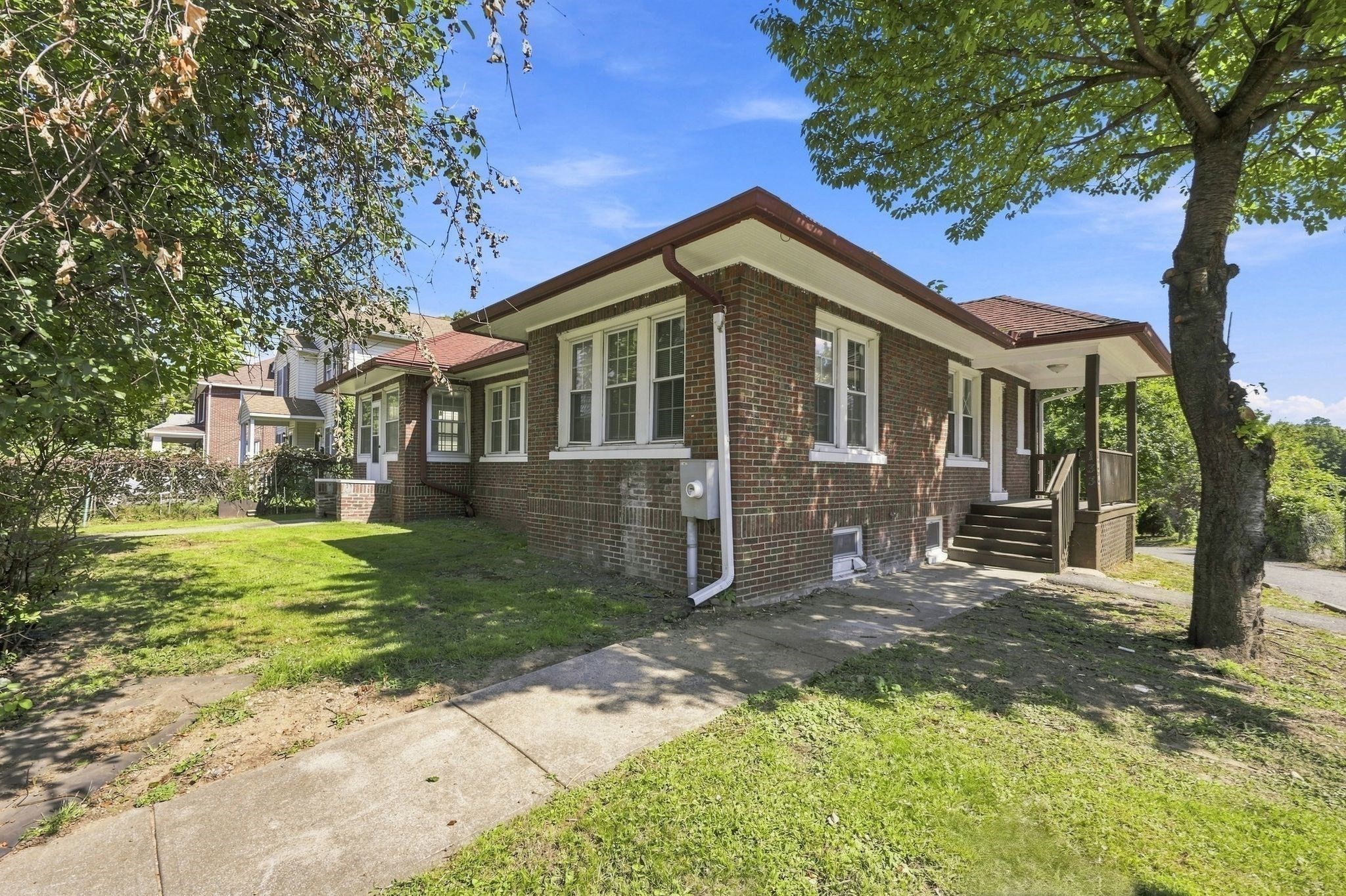 133 Parker St Property Photo 3