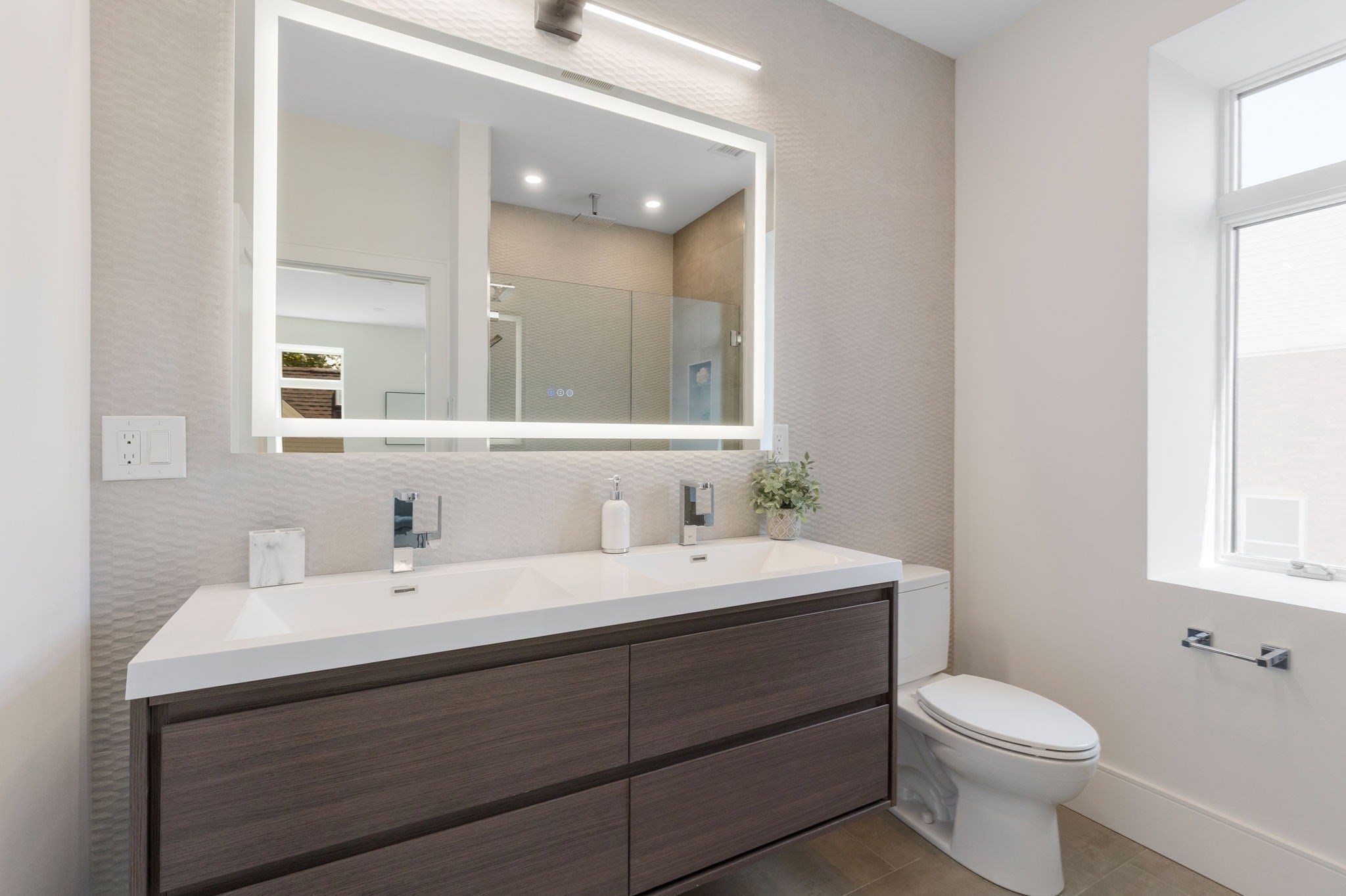 24 Auburn Ph Property Photo 8